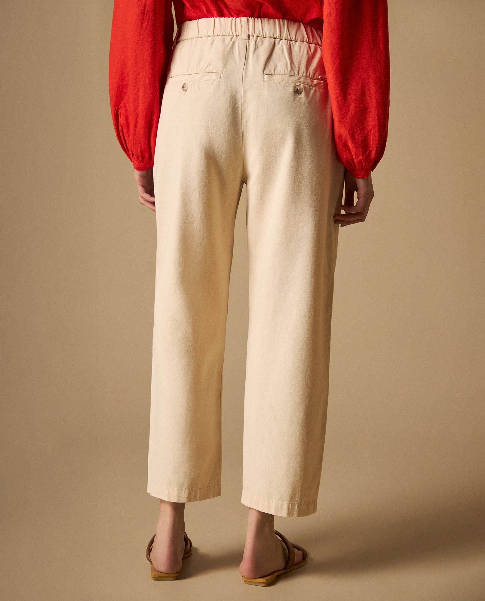 Pantalón straight con pinzas frontales - Crudo 34_631H006_CRU110602_5
