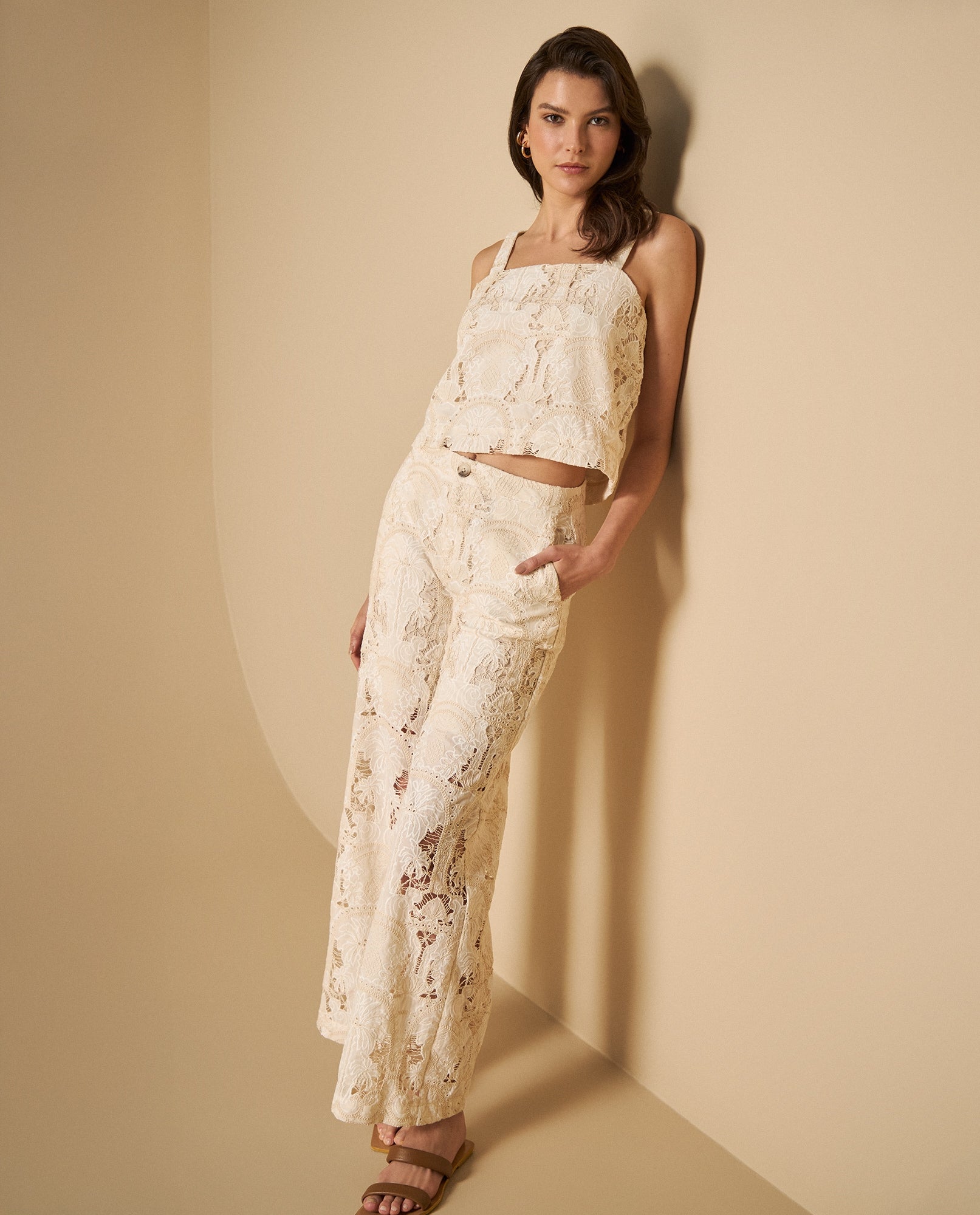 Pantalón largo de tejido con textura silueta relajada - Beige 34_631H014_BEI151307_0