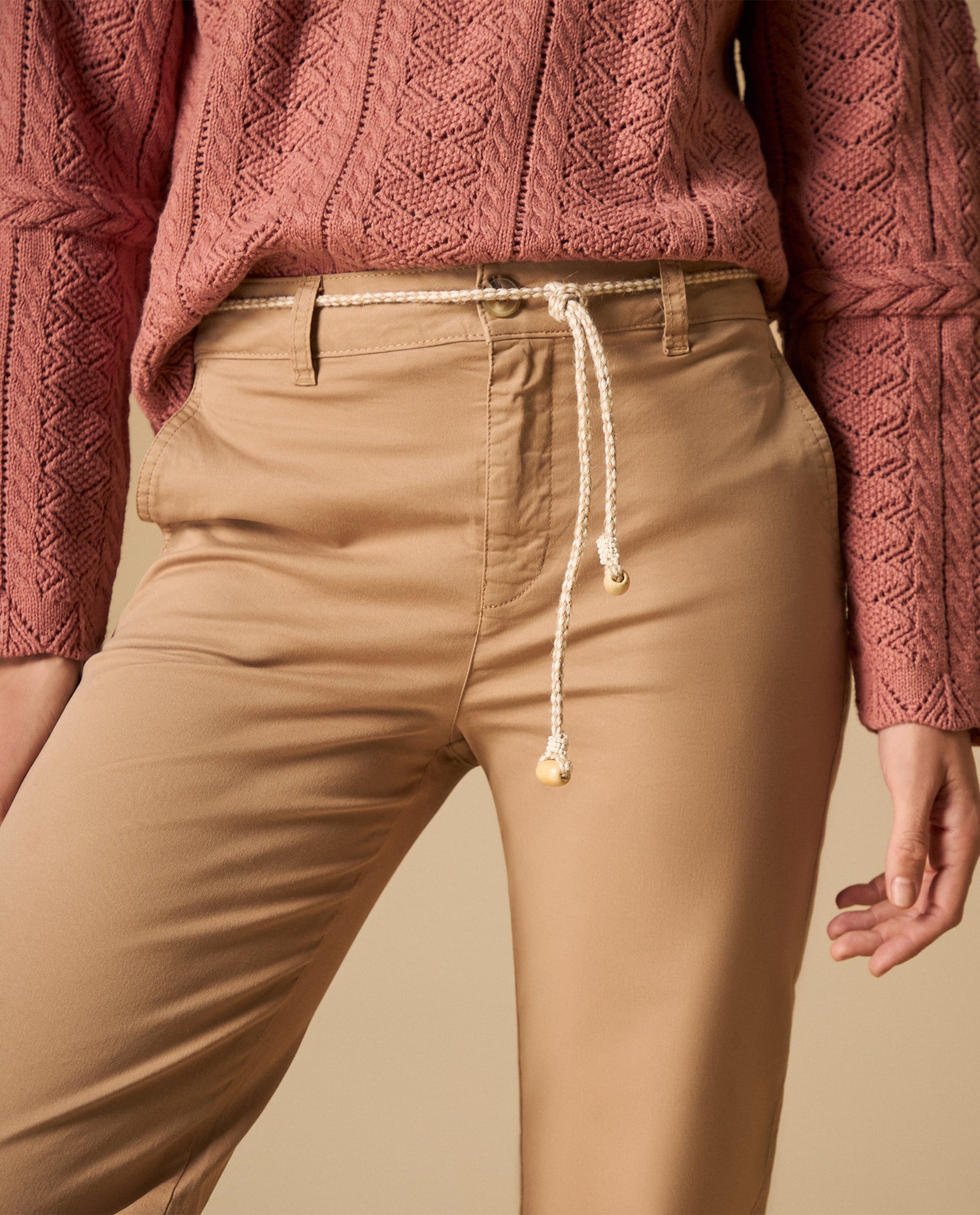 Pantalón chino tobillero silueta recta - Café