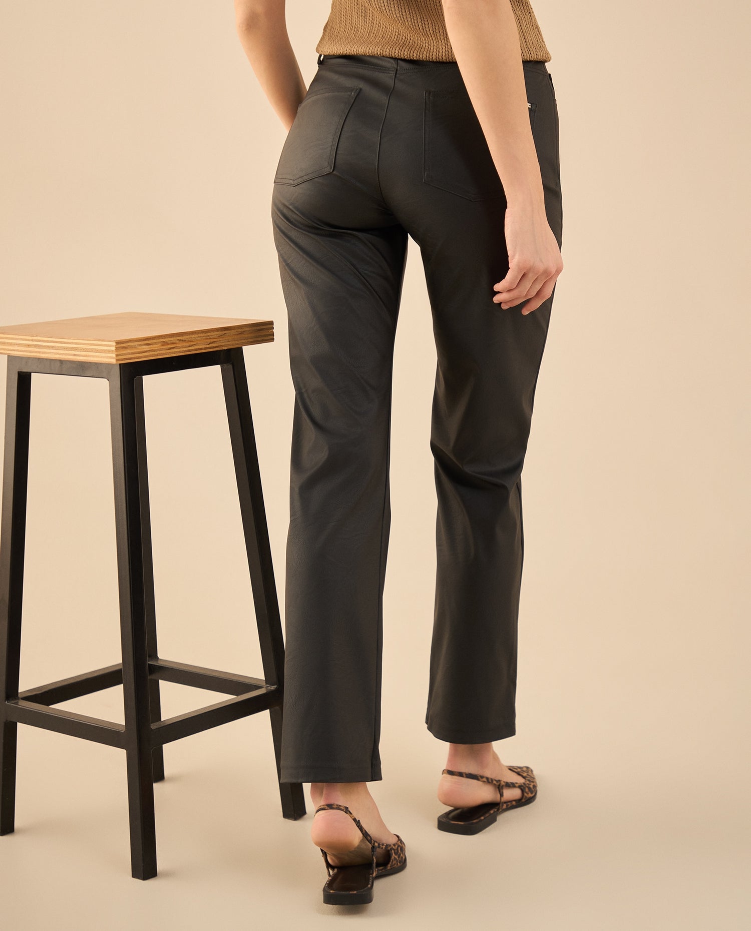 Pantalón tipo cuero para mujer - Negro