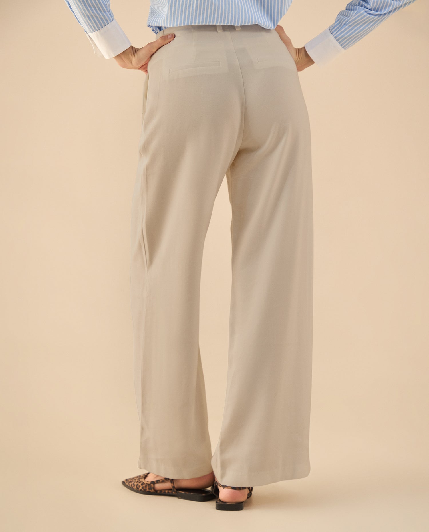 Pantalón de tono ultra oscuro para mujer - Beige