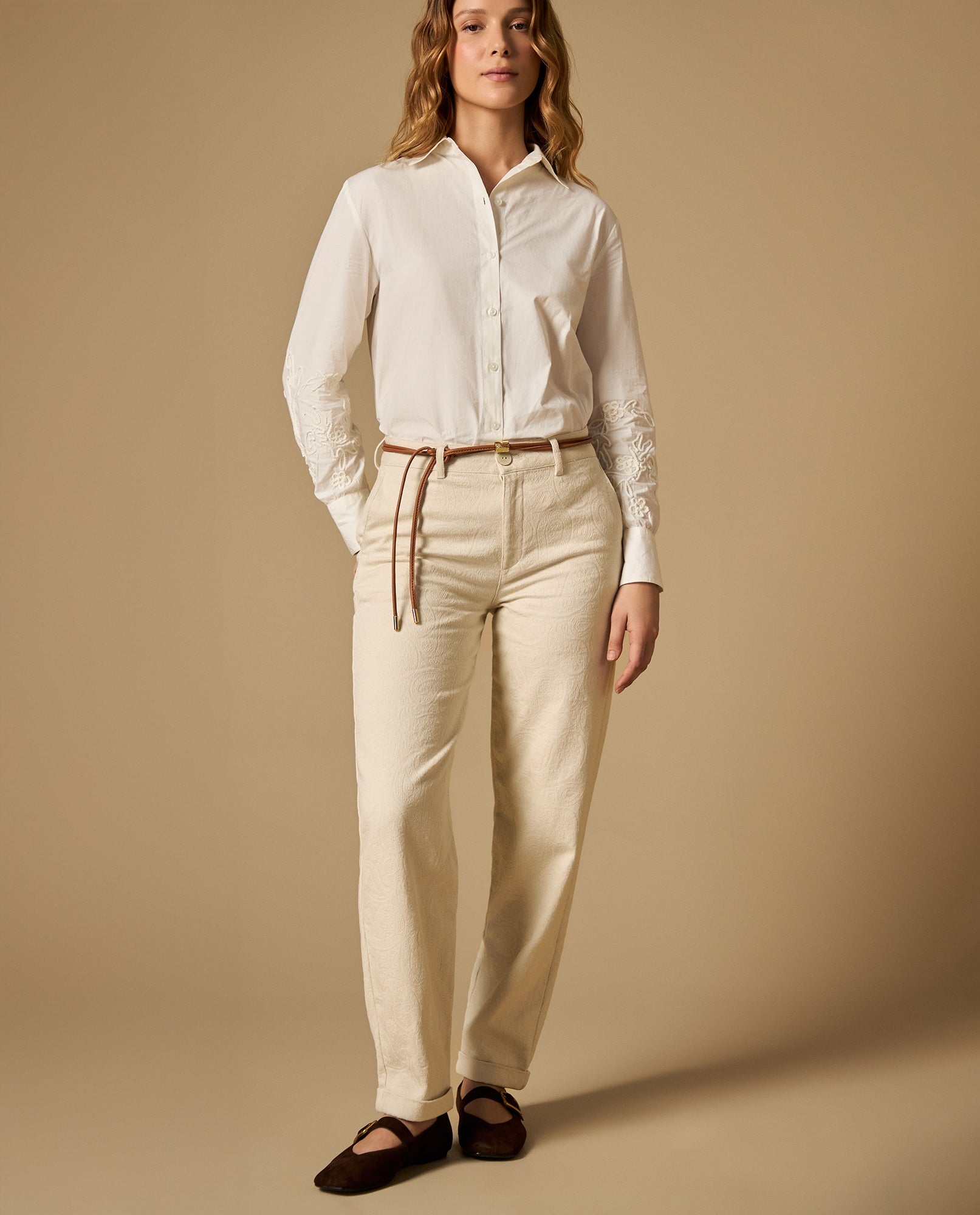 Pantalón chino tobillero con cinturón - Beige 34_632H000_BEI141107_0
