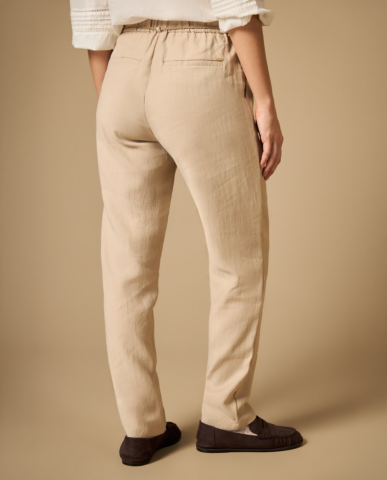 Pantalón jogger tobillero con cordón ajustable - Crudo