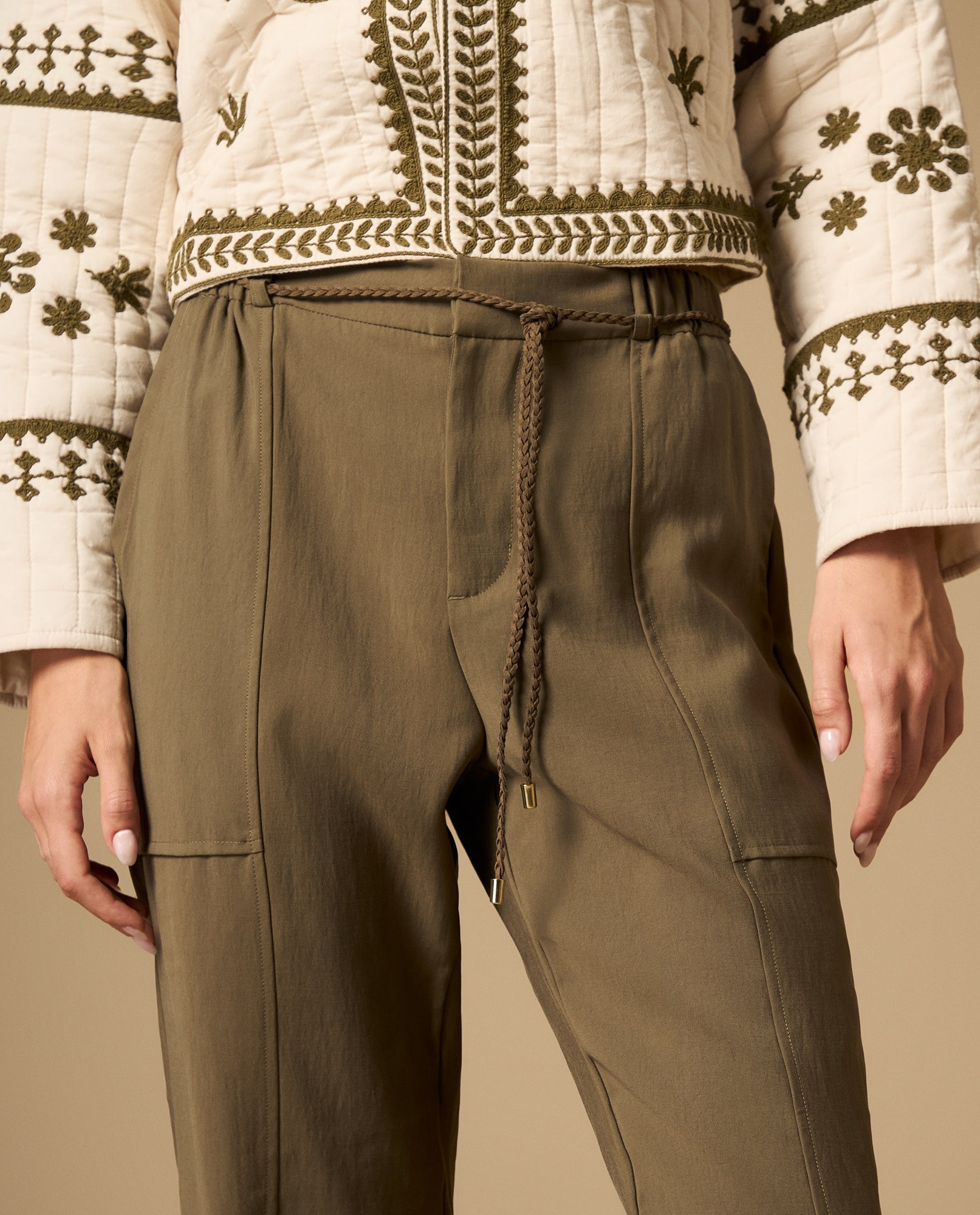 Pantalón jogger tobillero con cordón ajustable - Verde 34_632H003_VER190516_4
