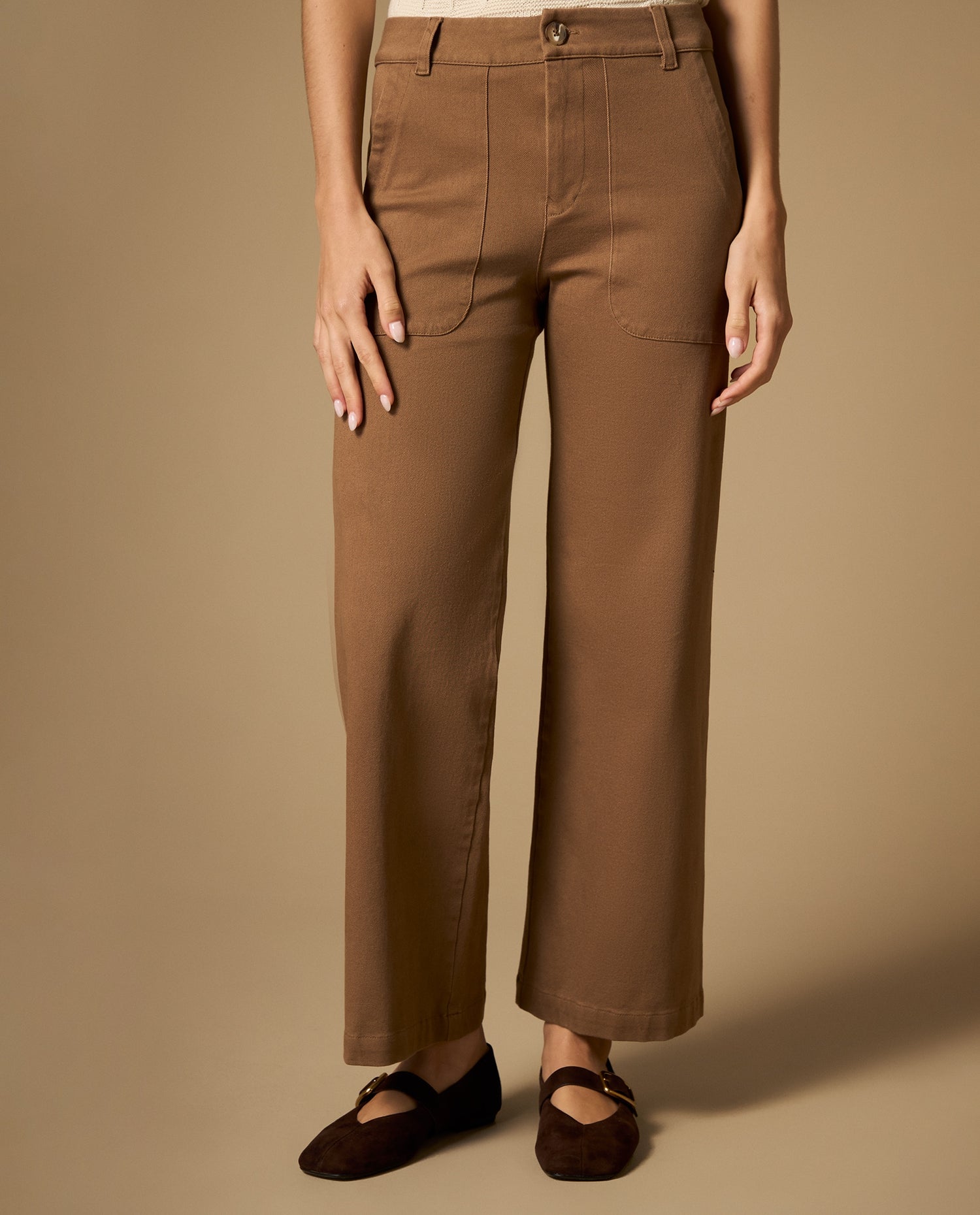Pantalón pierna recta con tejido stretch - Cafe