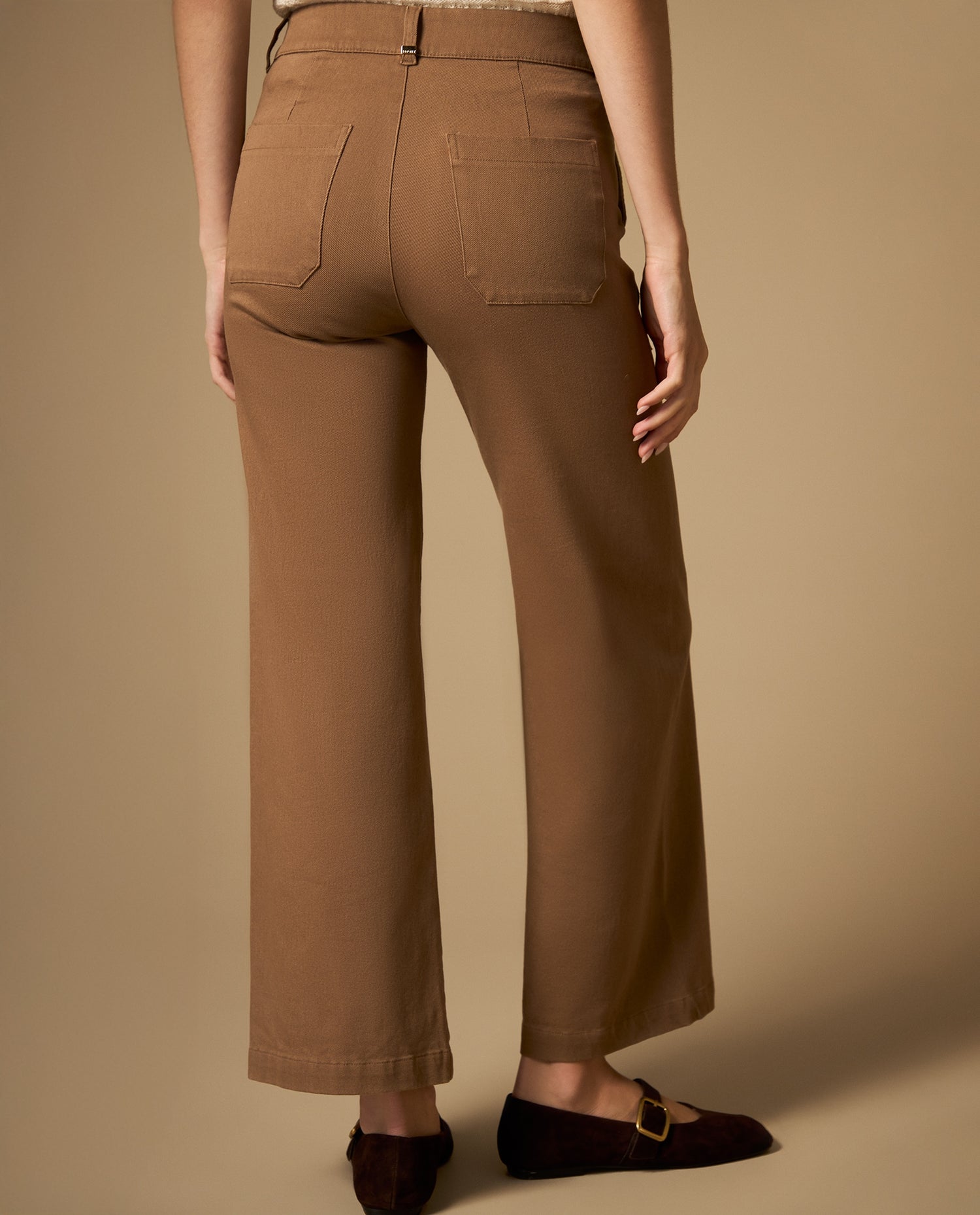Pantalón pierna recta con tejido stretch - Cafe