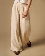 Pantalón recto con pinzas frontales - Beige