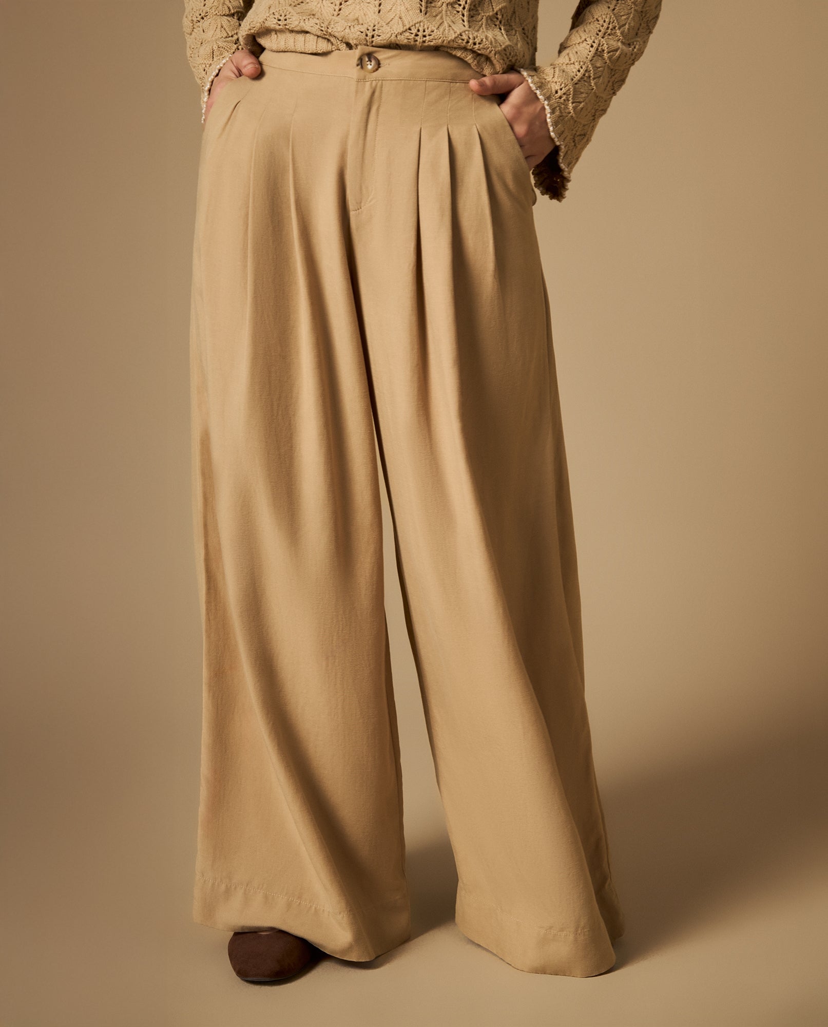 Pantalón chino con pinzas tiro alto pierna amplia - Beige 34_632H020_BEI161315_3