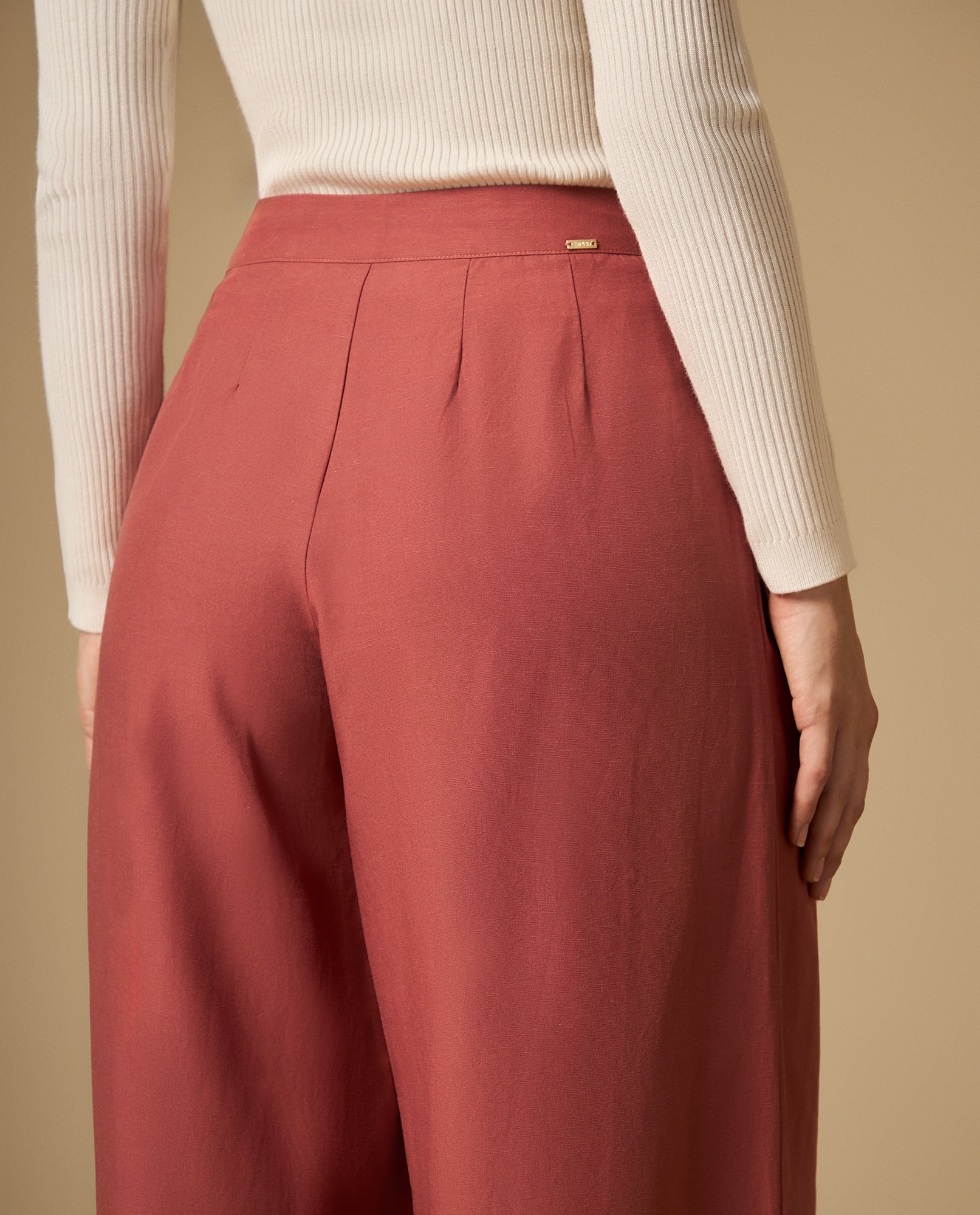 Pantalón chino con pinzas tiro alto pierna amplia - Rojo 34_632H020_ROJ181438_5