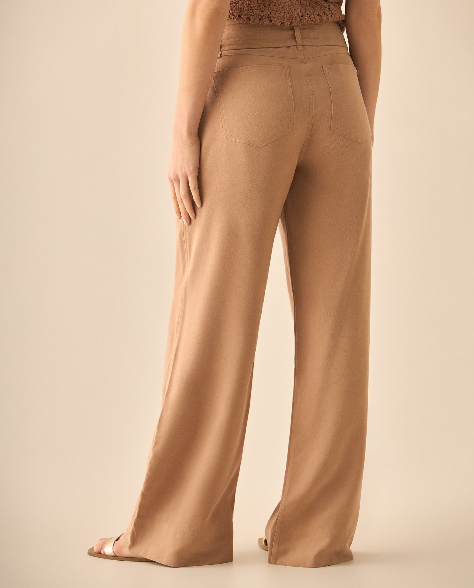 Pantalón con cinturón ajustable en la misma tela para mujer - Café 34_633G006_CAF171319_5