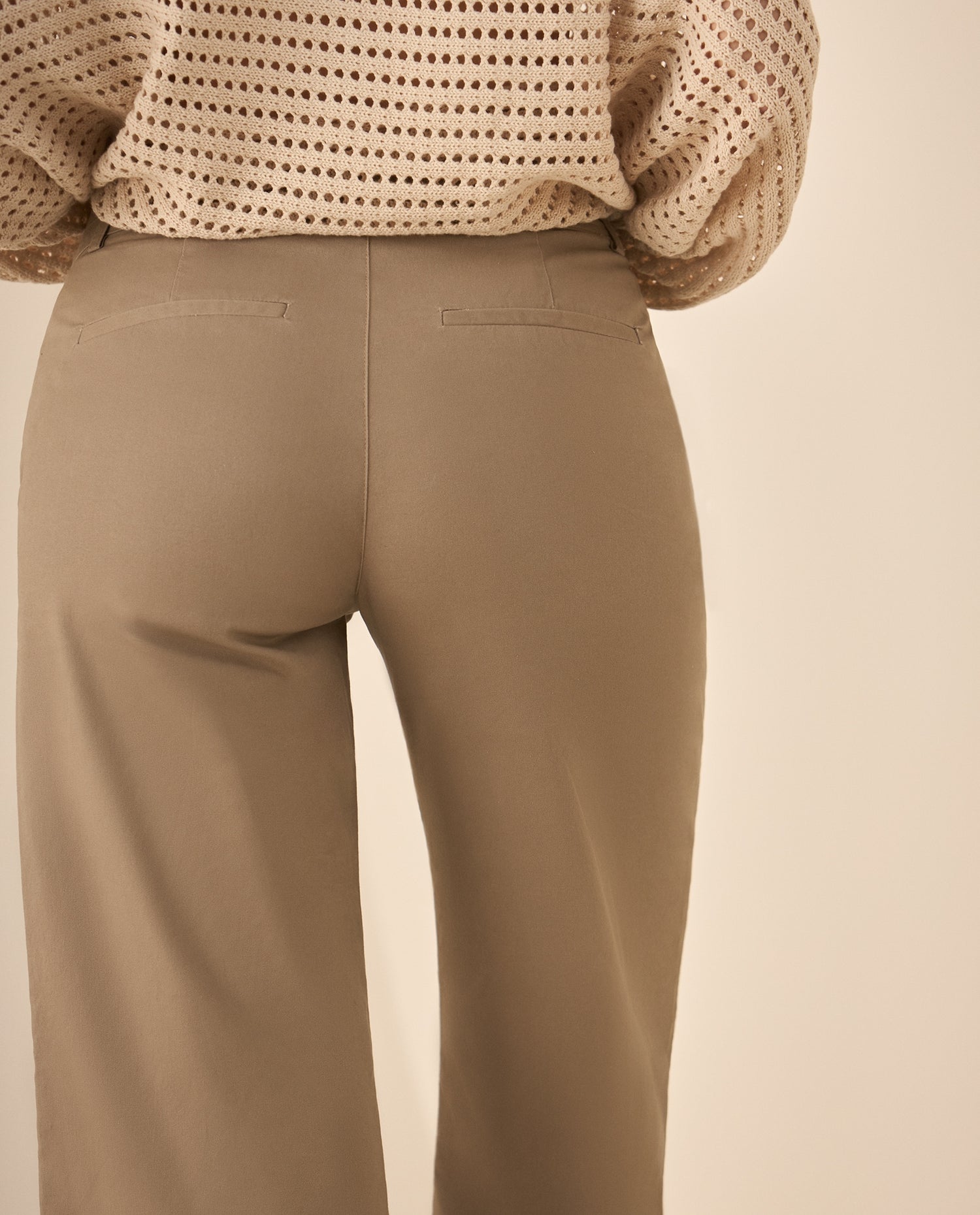 Pantalón clásico recto para mujer  - Beige