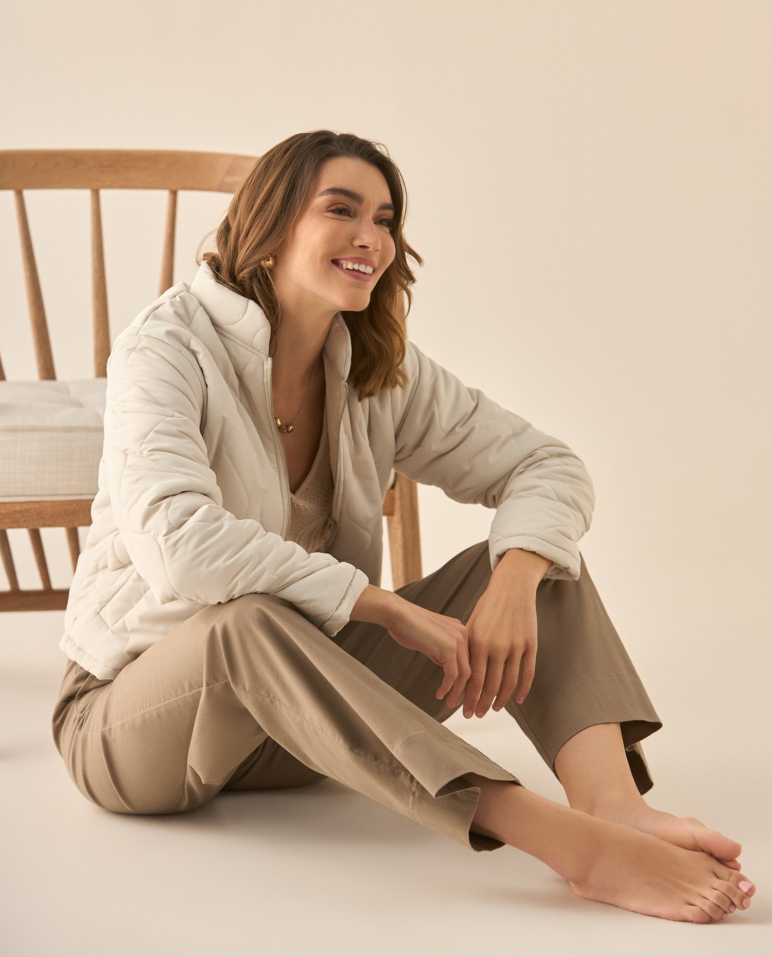Pantalón clásico recto para mujer  - Beige