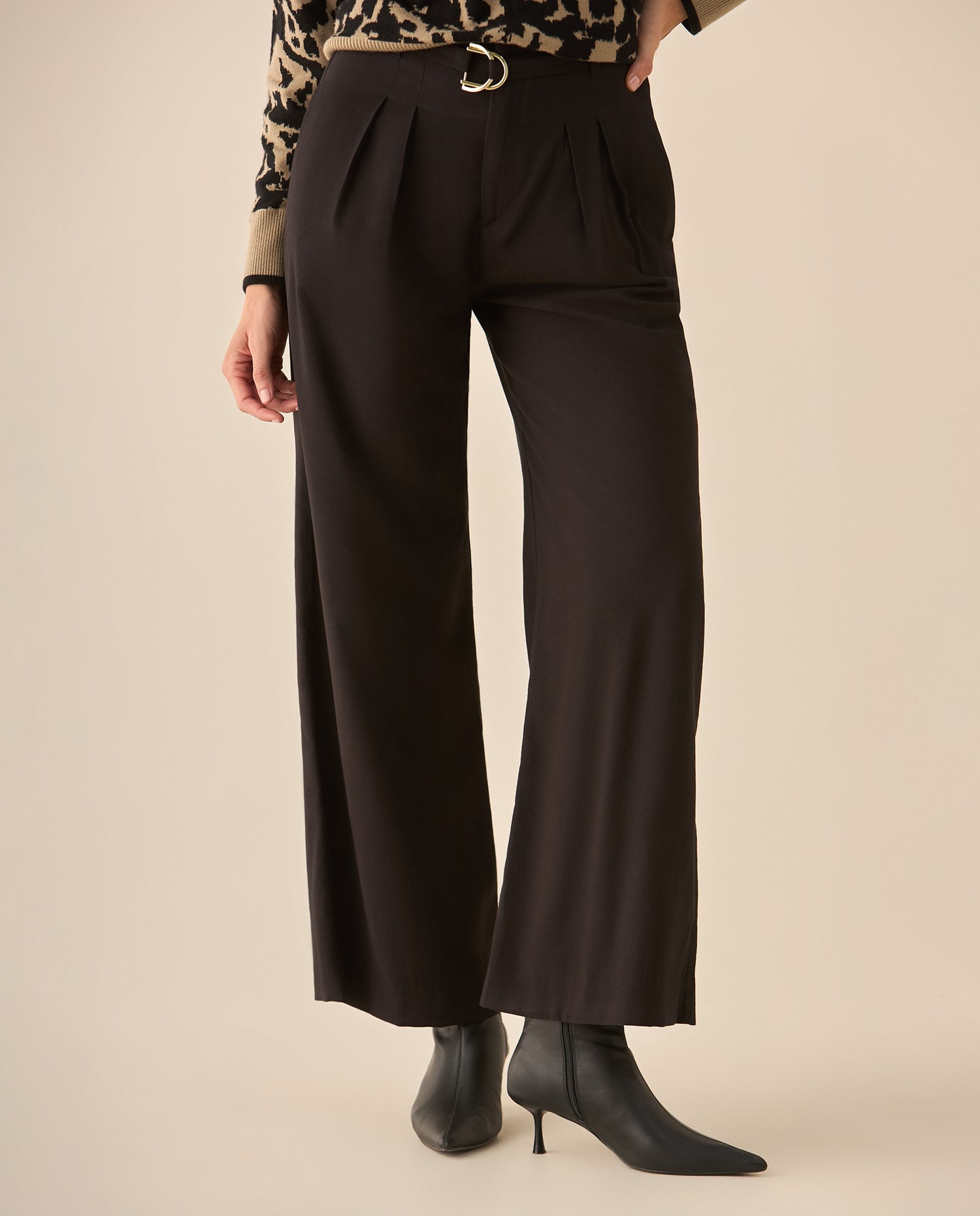 Pantalón bota recta con cortes decorativos para mujer - Negro