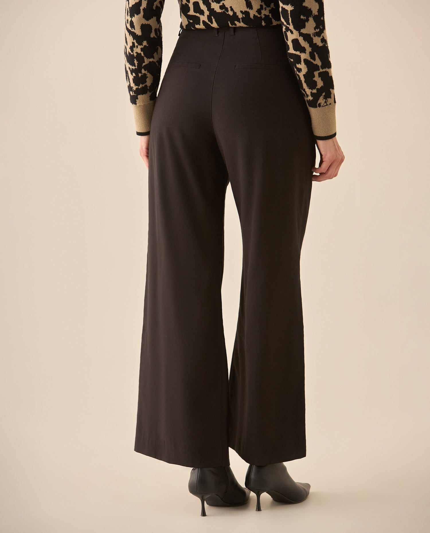 Pantalón bota recta con cortes decorativos para mujer - Negro