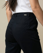Pantalón straight leg con pliegue frontal y ruedo doblado - Azul