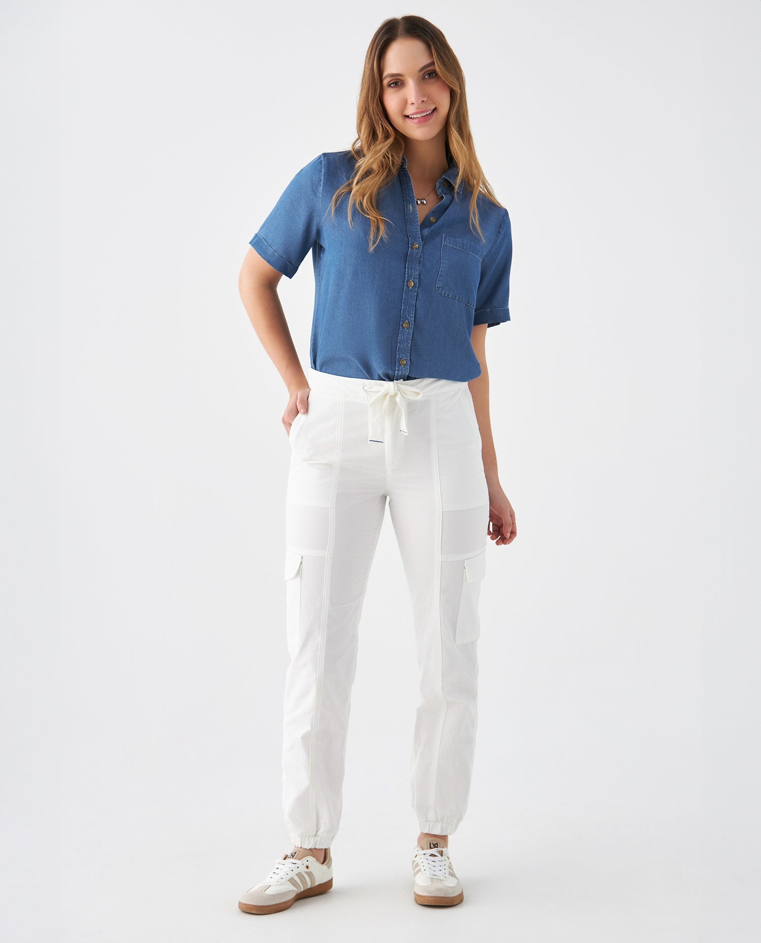 Pantalón con bolsillos cargo para mujer - Crudo