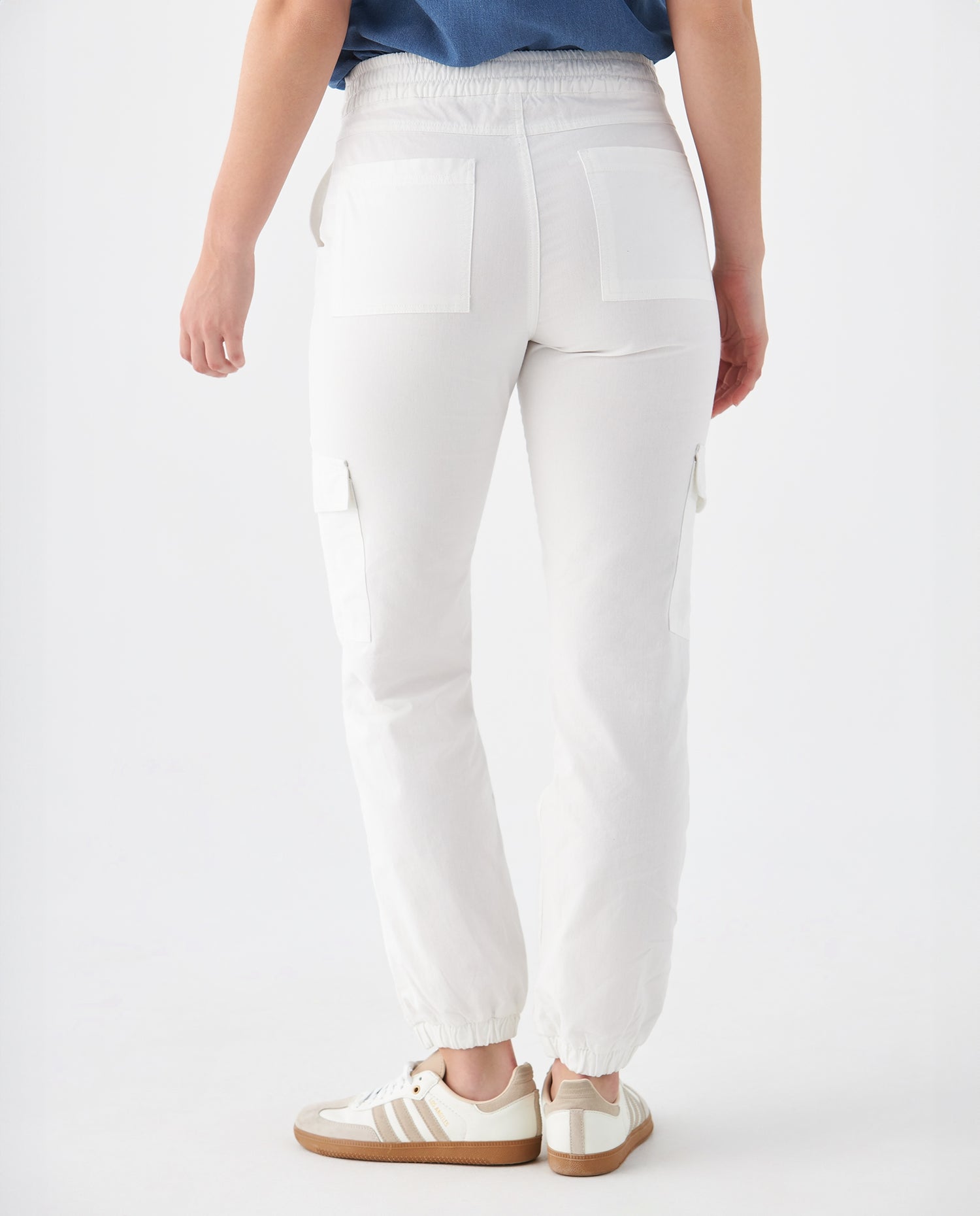 Pantalón con bolsillos cargo para mujer - Crudo
