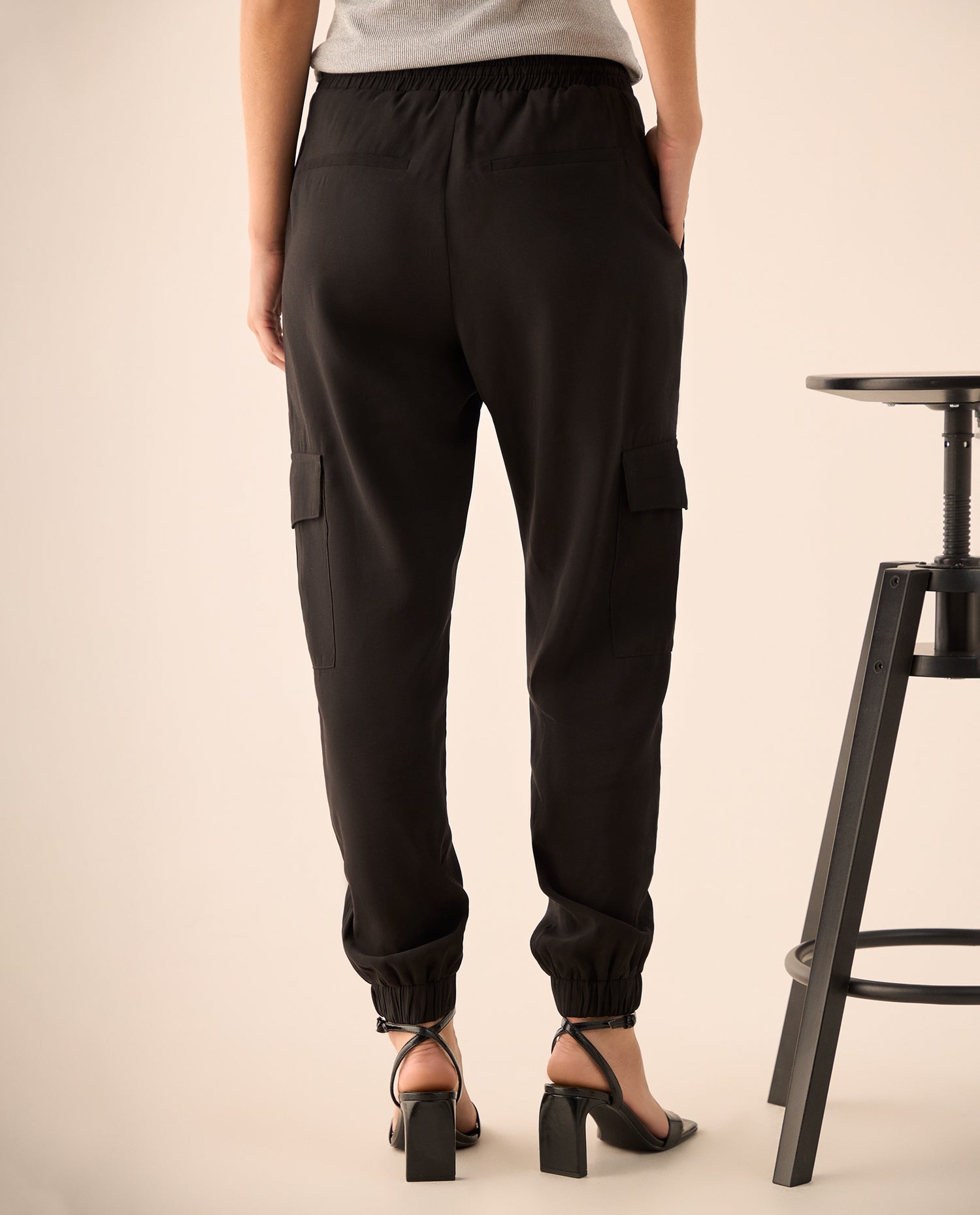 Pantalón Cargo con Cintura Elástica - Negro