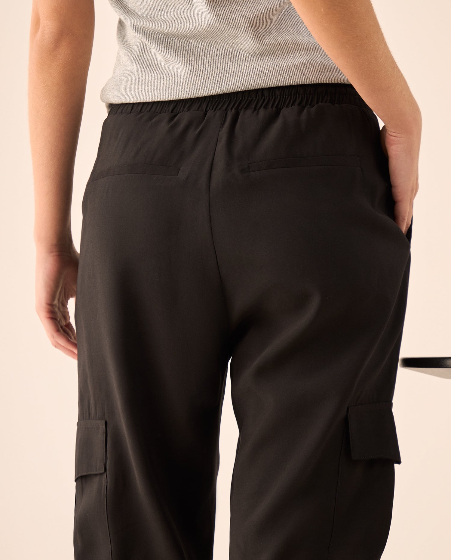 Pantalón Cargo con Cintura Elástica - Negro