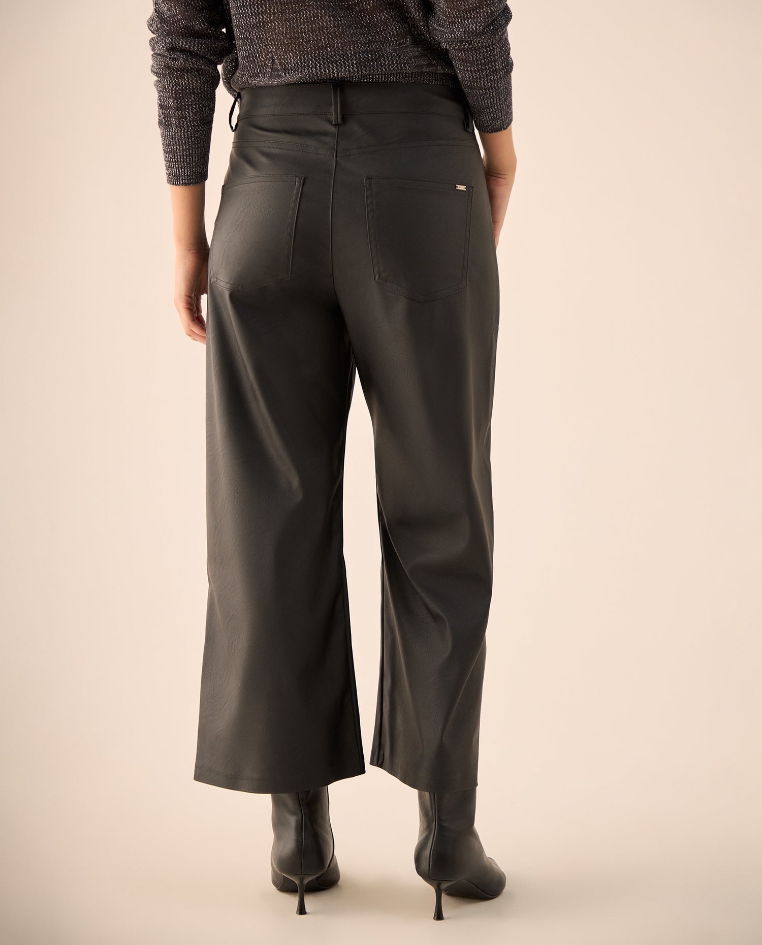 Pantalón Wide Leg Negro Tiro Alto - Negro