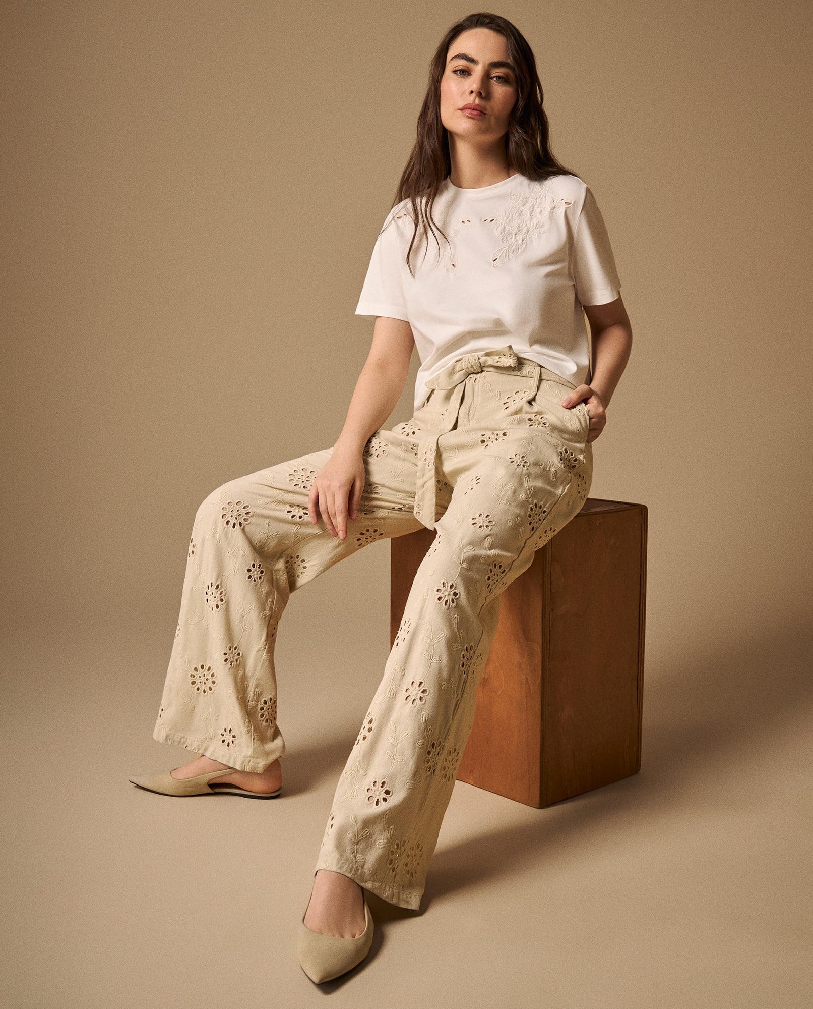 Pantalón Wide Leg con Bordados Eyelet - Crudo 34_639G011_CRU114201_0