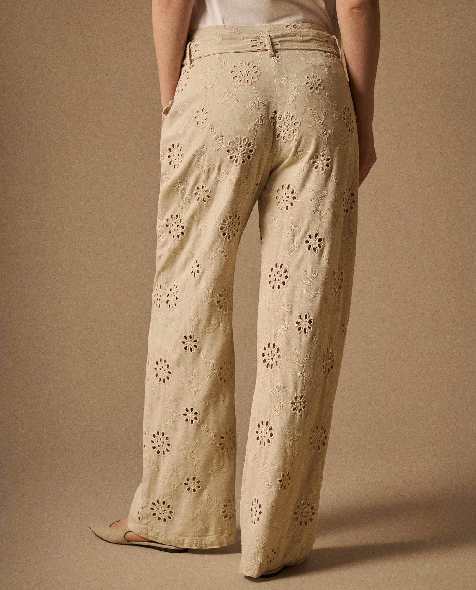 Pantalón Wide Leg con Bordados Eyelet - Crudo 34_639G011_CRU114201_5