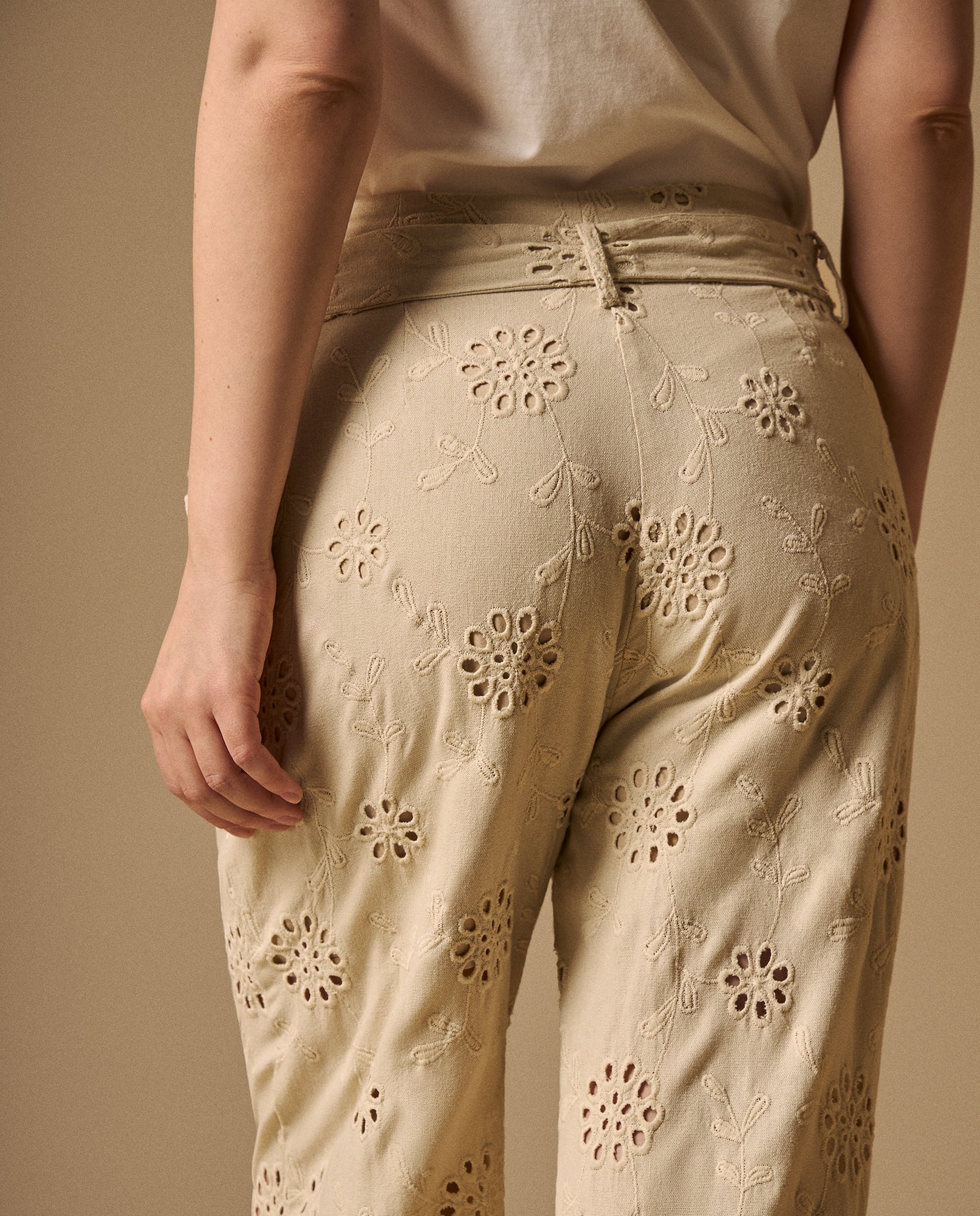 Pantalón Wide Leg con Bordados Eyelet - Crudo 34_639G011_CRU114201_6