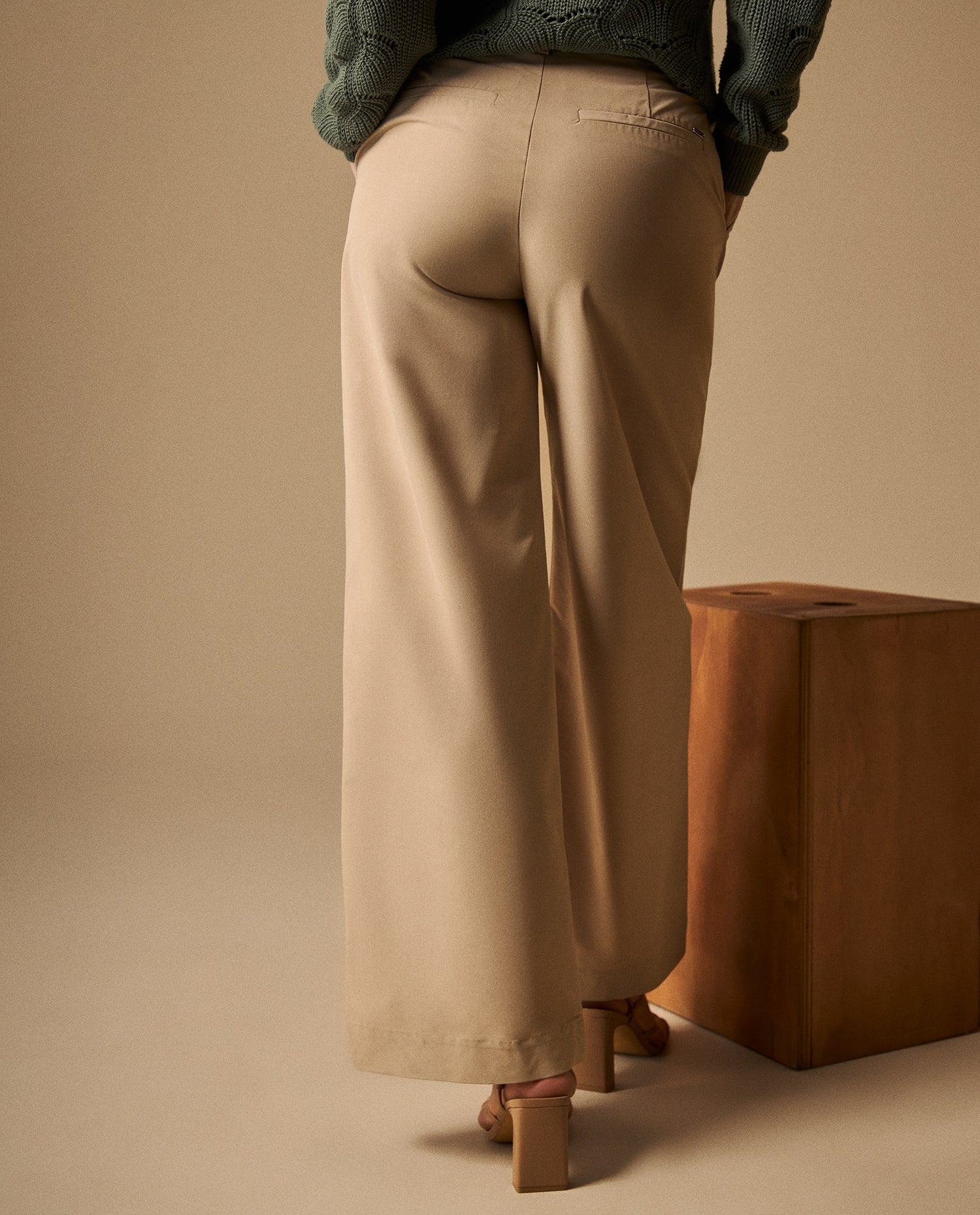 Pantalón Wide Leg con Caída Natural - Beige