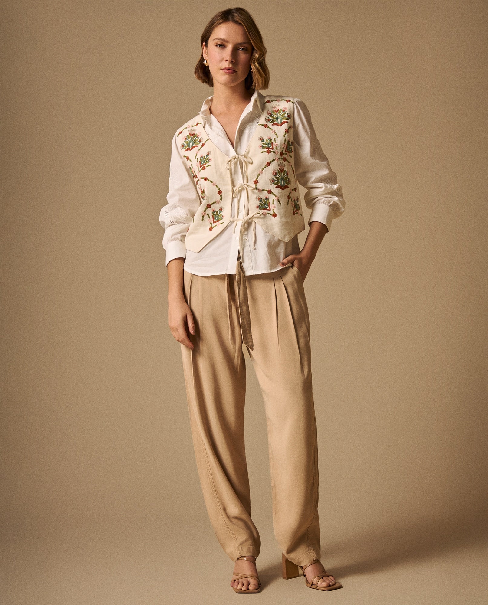 Pantalón Beige Tiro Alto con Cinturón - Beige 34_639G040_BEI151306_0