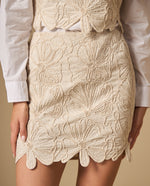 Falda línea A bordada con detalle en el borde - Beige