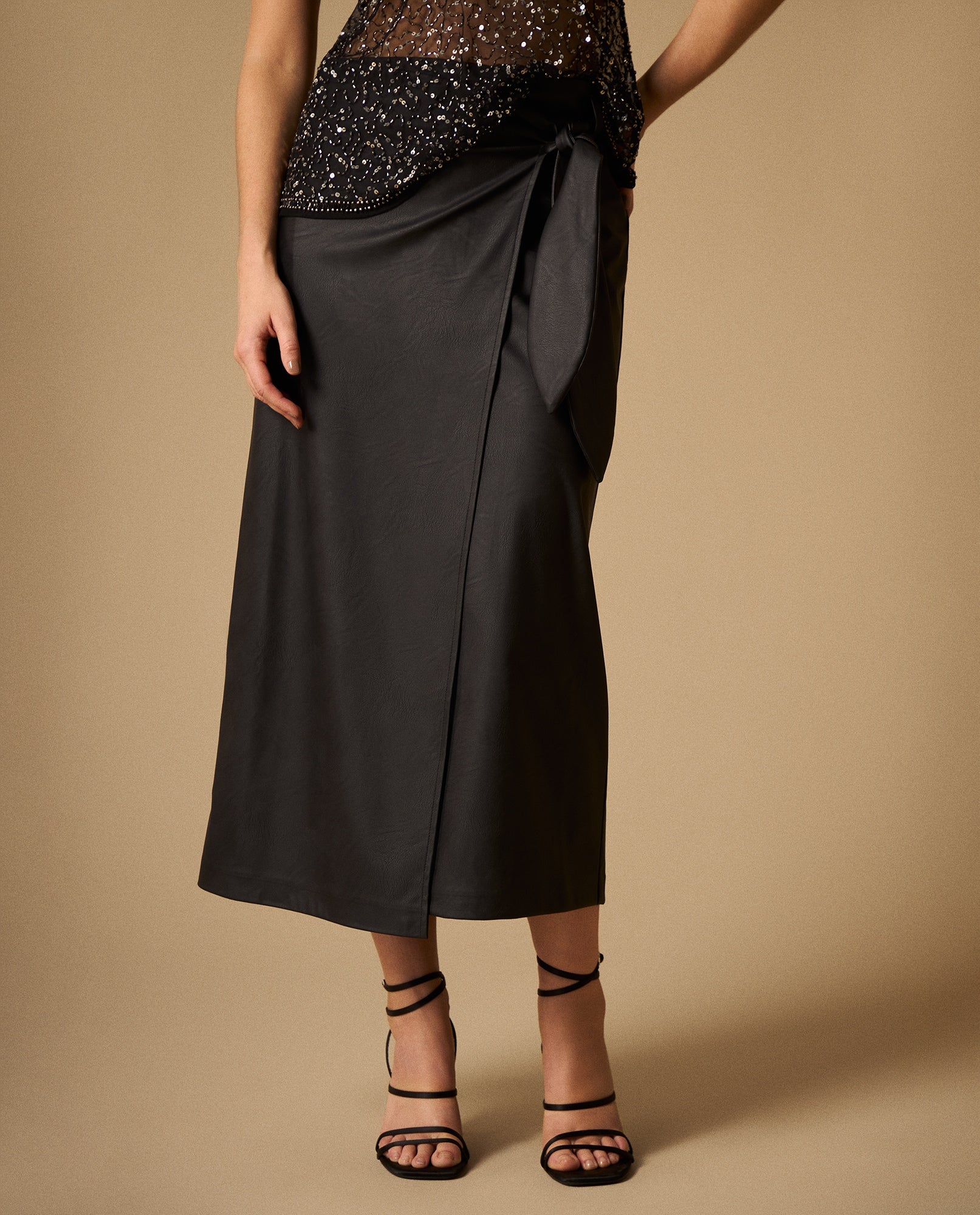 Falda Wrap Negra con Cintura Elástica - Negro 34_649G007_NEG190303_3