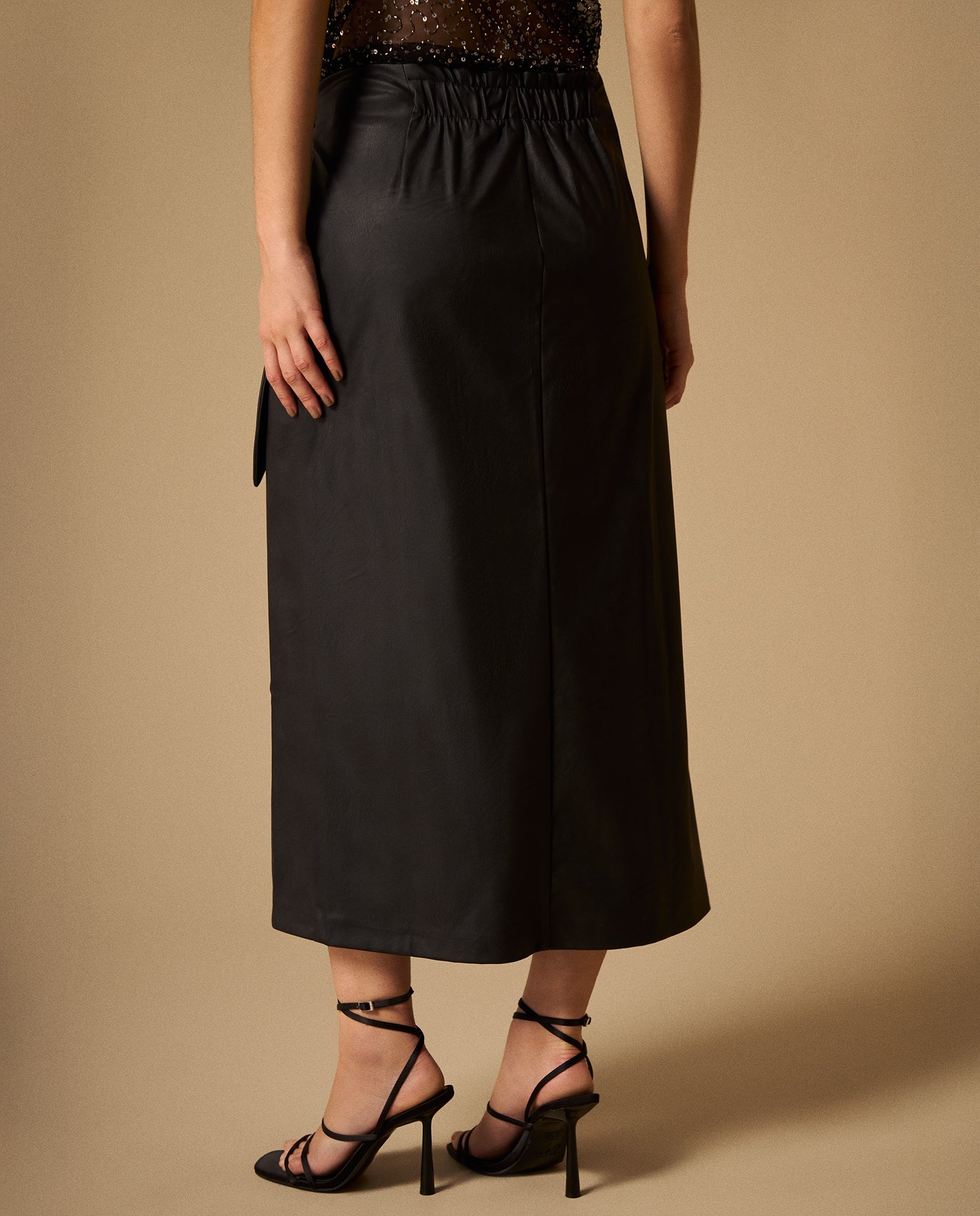 Falda Wrap Negra con Cintura Elástica - Negro 34_649G007_NEG190303_5