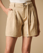 Bermuda tipo chino de silueta estructurada - Beige
