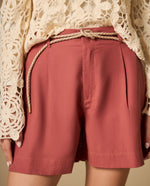 Bermuda tipo chino con cinturón trenzado - Rojo