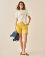 Bermuda con bolsillos en ribete en posterior para mujer - Amarillo