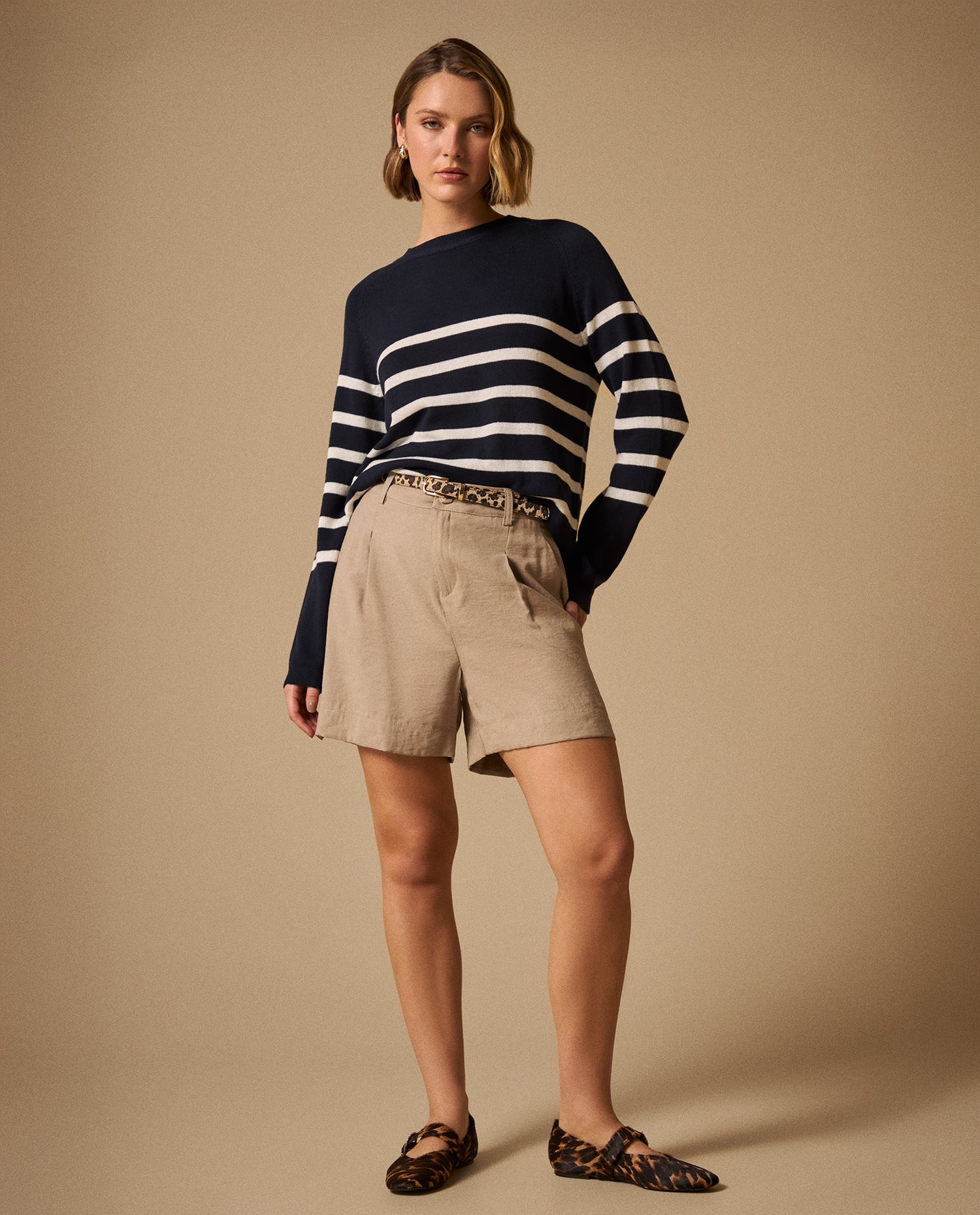 Bermuda Beige con Pliegues Frontales - Beige