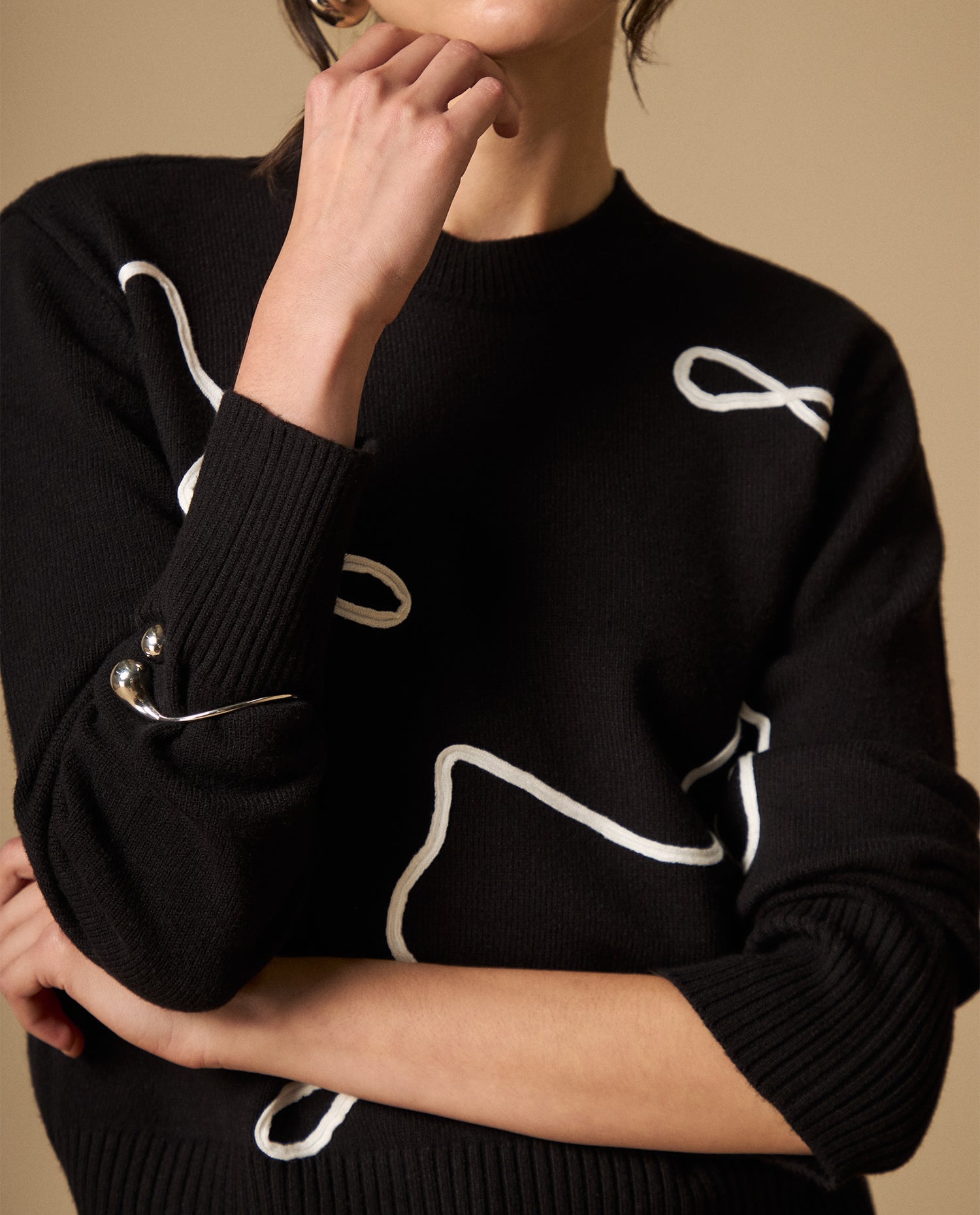 Suéter tejido con cuello cruzado - Negro