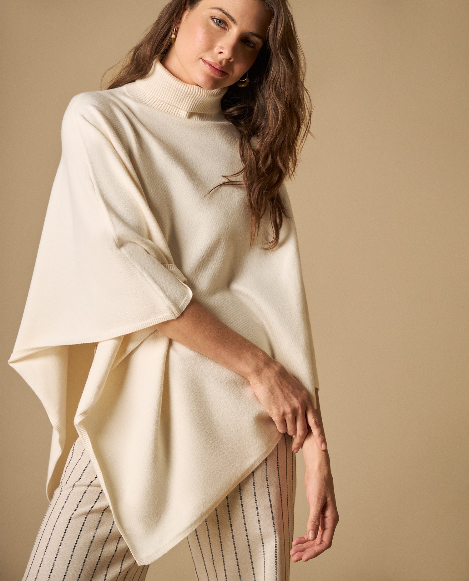 Suéter tejido tipo chaleco con escote cruzado - Beige