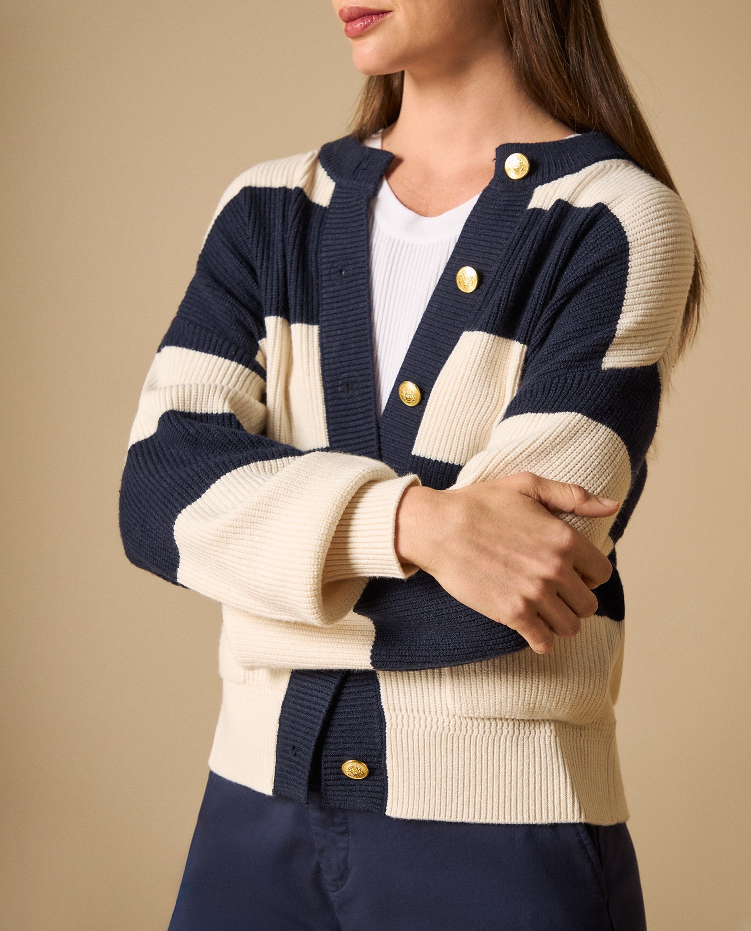 Chaleco tejido cuello cruzado - Beige