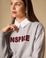 Chaleco tejido con letras en relieve cuello cruzado - Gris