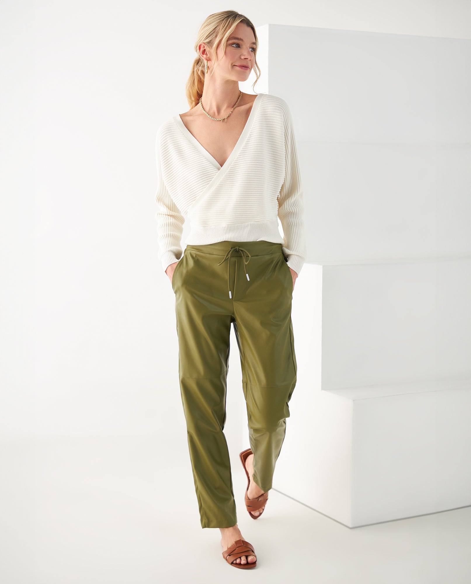 Camisa tejida con escote en V para mujer - Crudo 34_662F218_CRU111001_5