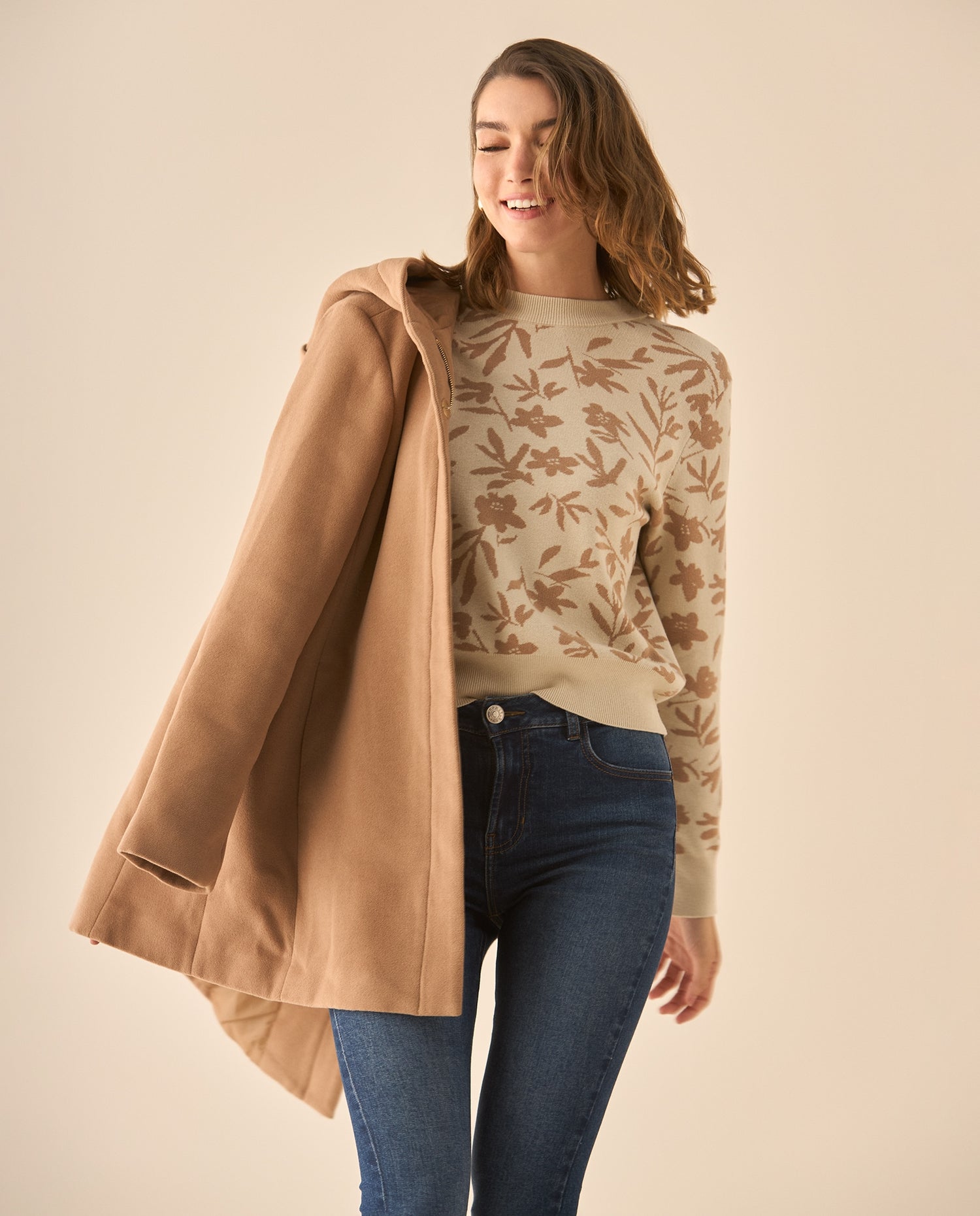 Suéter tejido de diseño cerrado para mujer - Beige