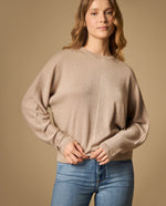 Suéter tejido con brillo sutil cuello redondo - Beige