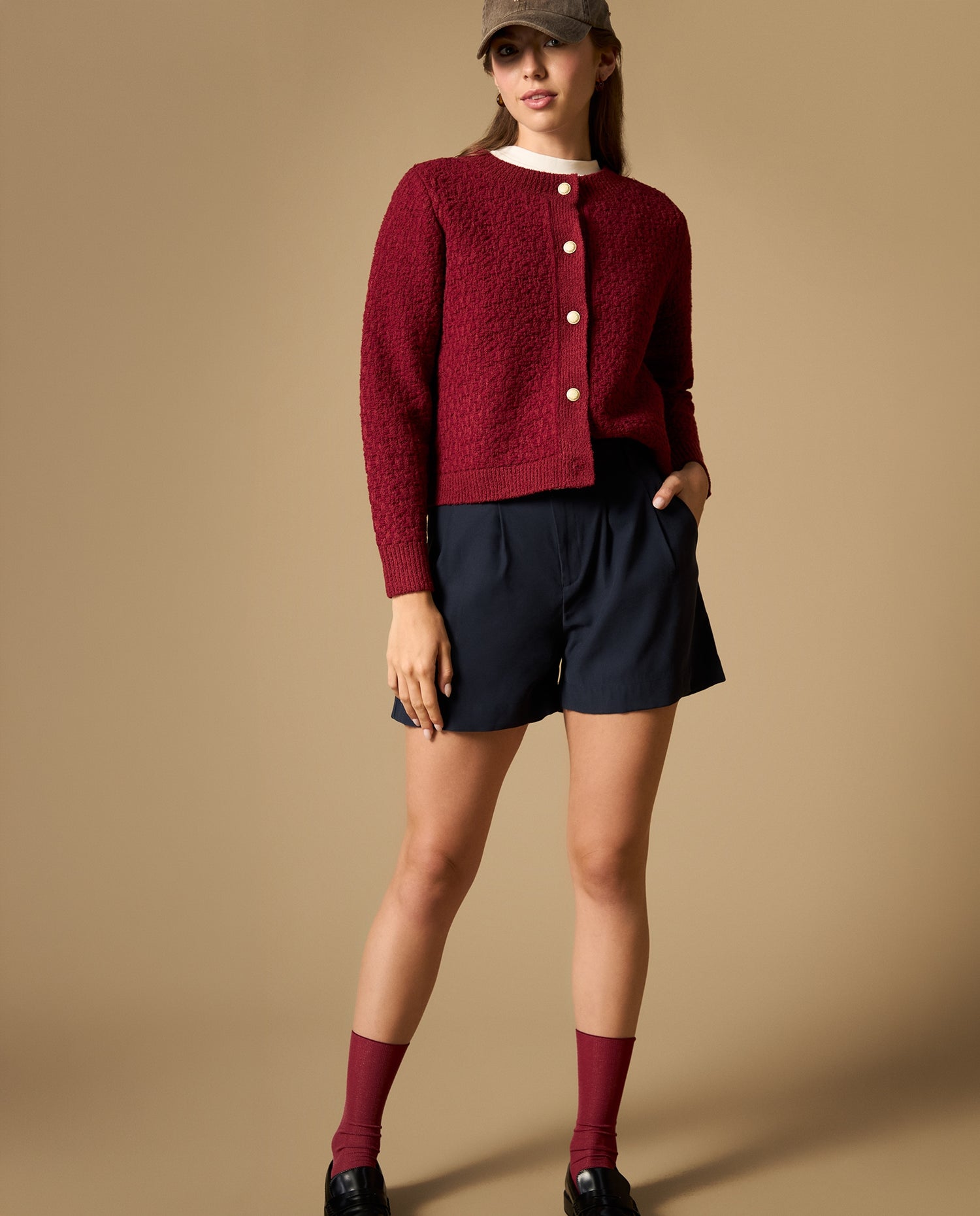 Suéter tejido con textura y botones dorados cuello redondo - Rojo