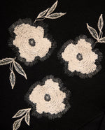 Suéter con bordado floral - Negro