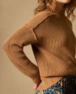 Suéter tejido cuello tortuga tipo chaleco - Beige