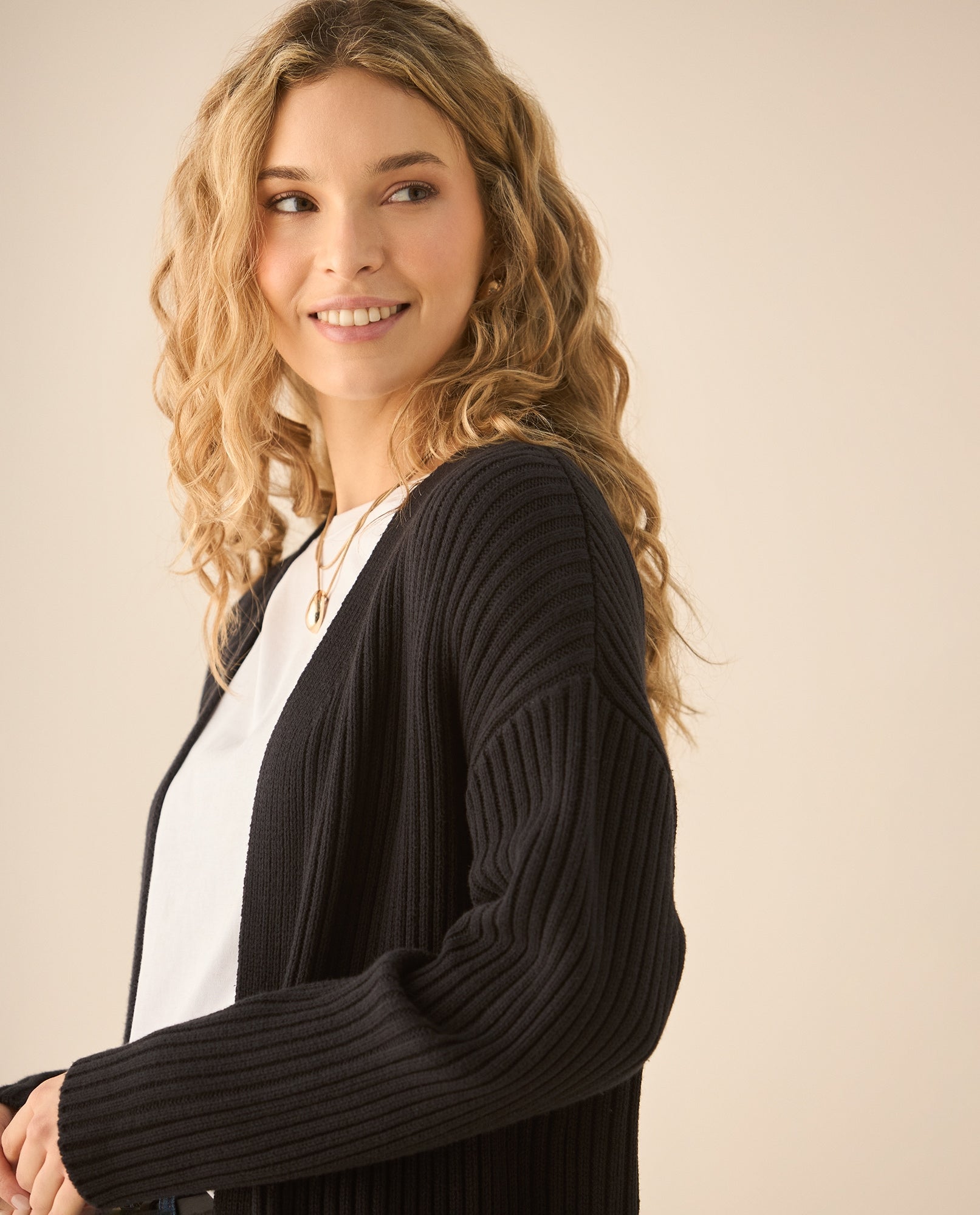 Cárdigan tejido de diseño abierto para mujer - Negro 34_663G202_NEG190303_5
