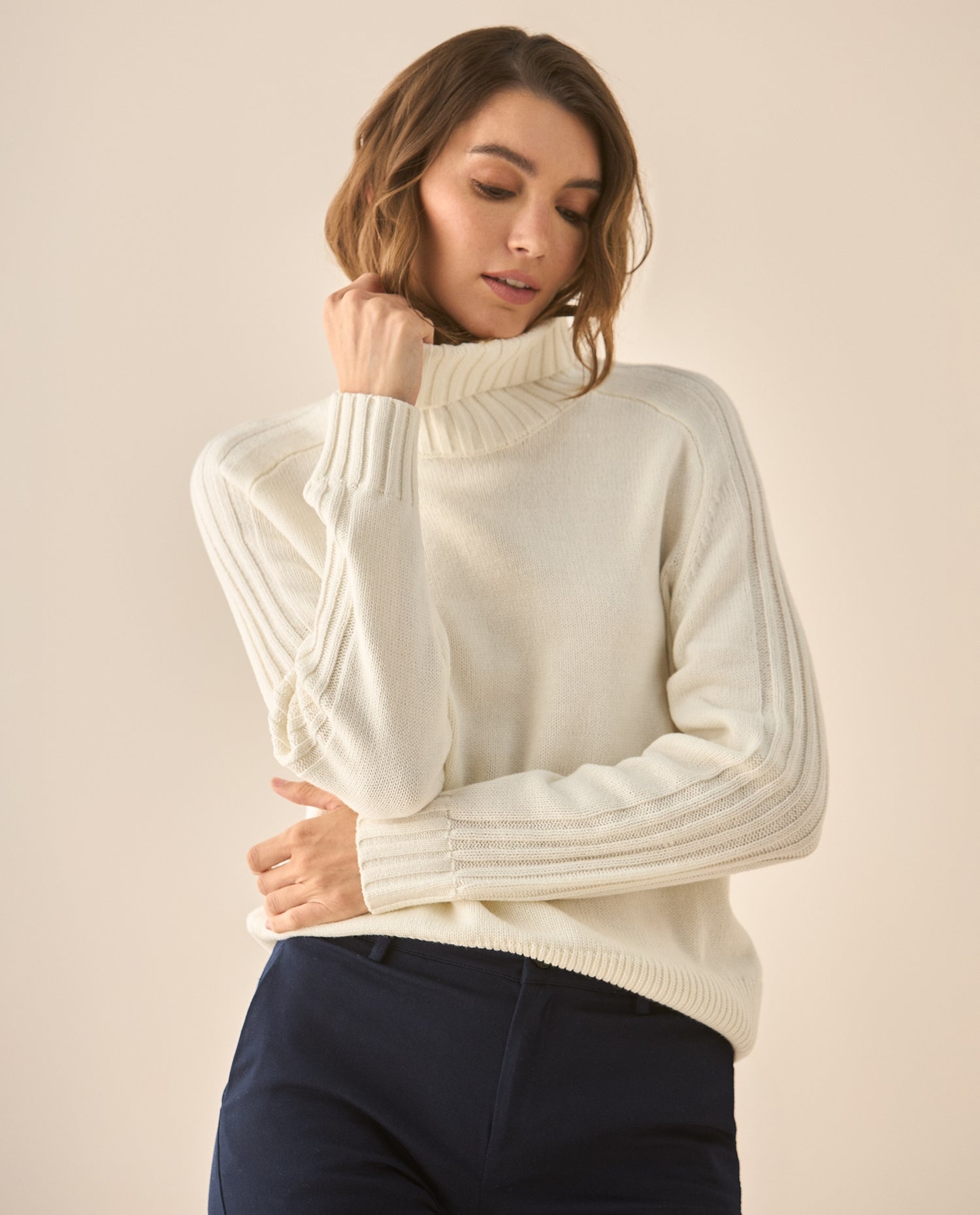 Buzo de cuello alto para mujer  - Crudo