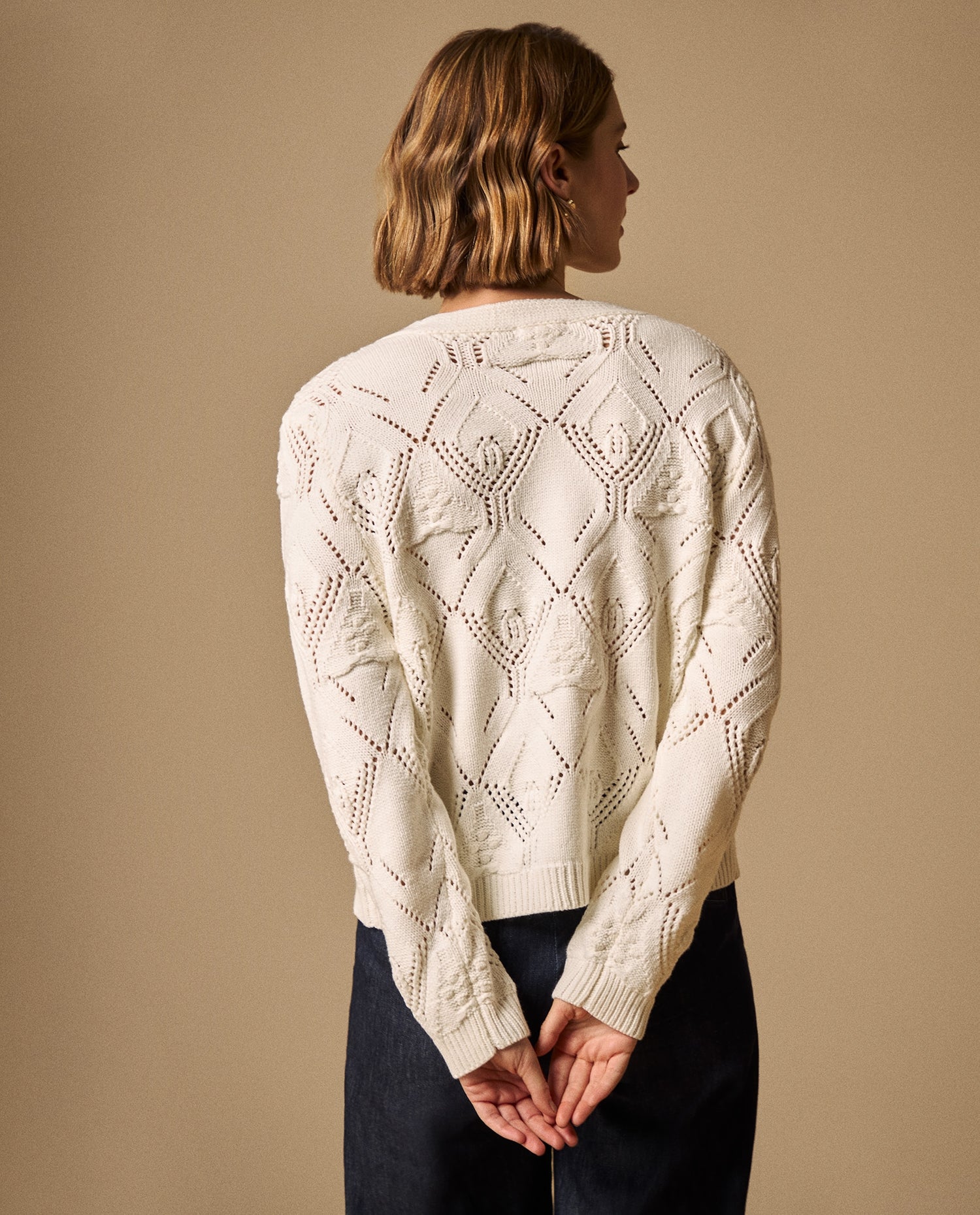 Cardigan Tejido Calado con Bordados Florales - Crudo