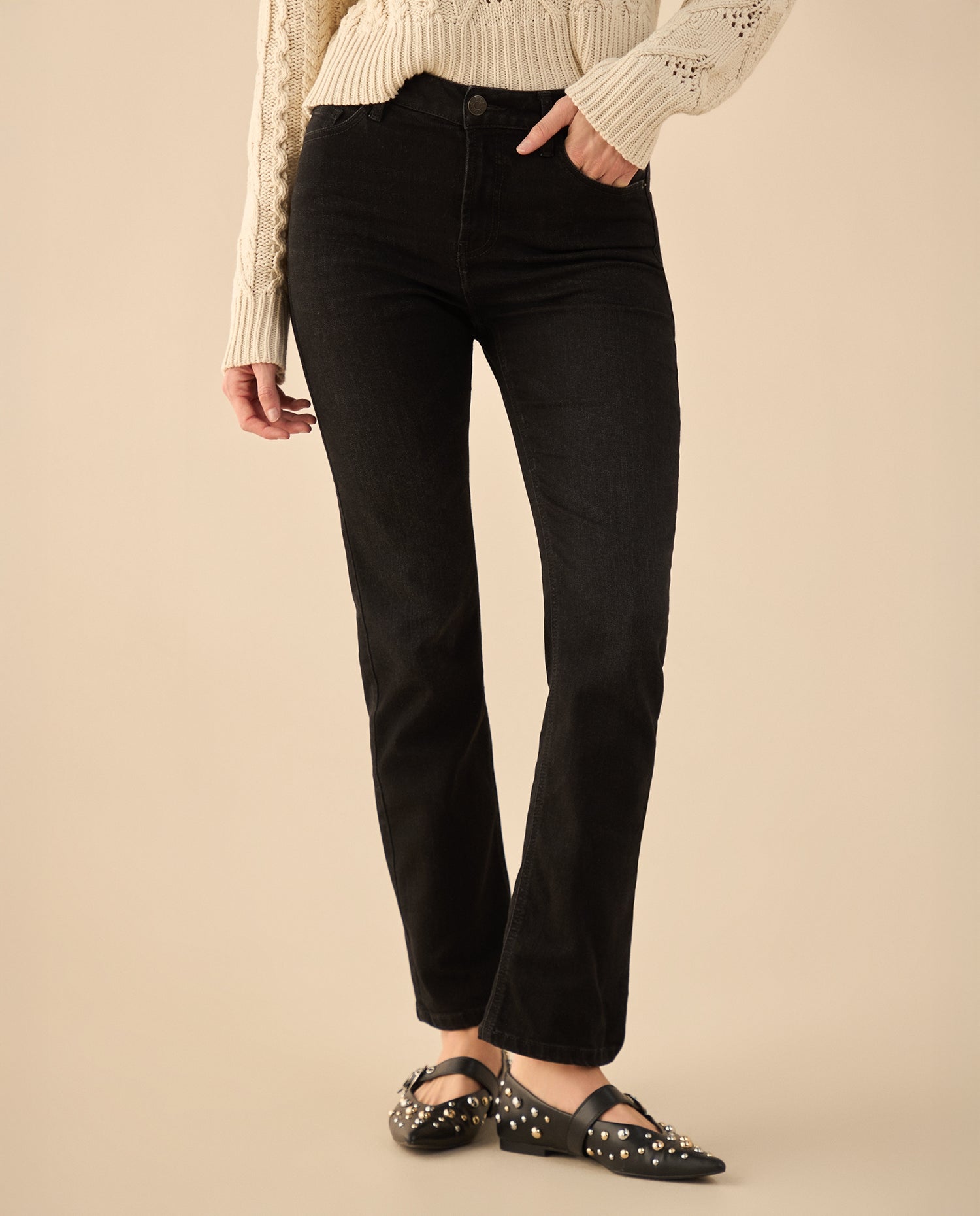 Jean Straight en black denim para mujer - Negro